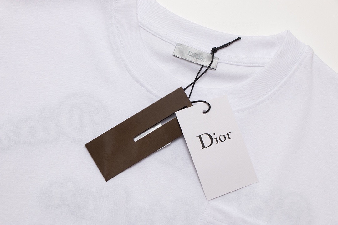 Dior 高端品质 Dior迪奥口袋前后刺绣字母logo圆领短袖，高克重 洗水面料，洗水完280g重， 工艺，宽松版型