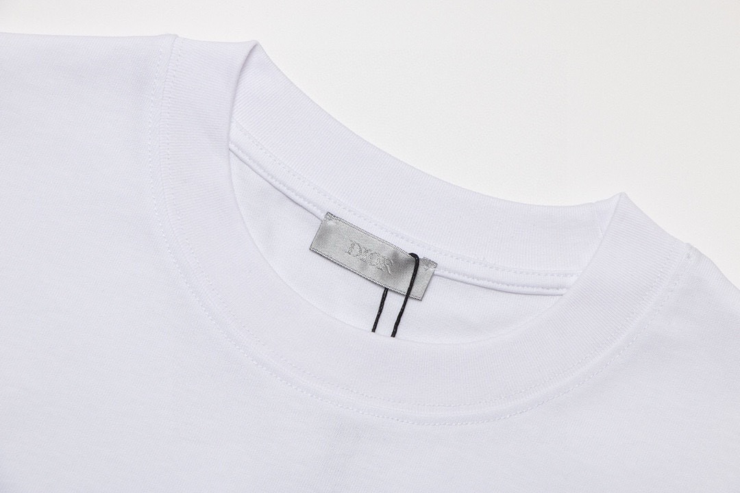 Dior 高端品质 Dior迪奥口袋前后刺绣字母logo圆领短袖，高克重 洗水面料，洗水完280g重， 工艺，宽松版型