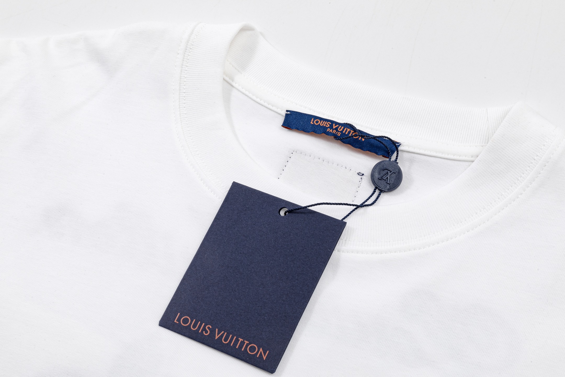 Louis Vuitton 高端品质 Lv发泡印花字母logo圆领短袖，高克重 洗水面料，洗水完280g重， 工艺，宽松版型