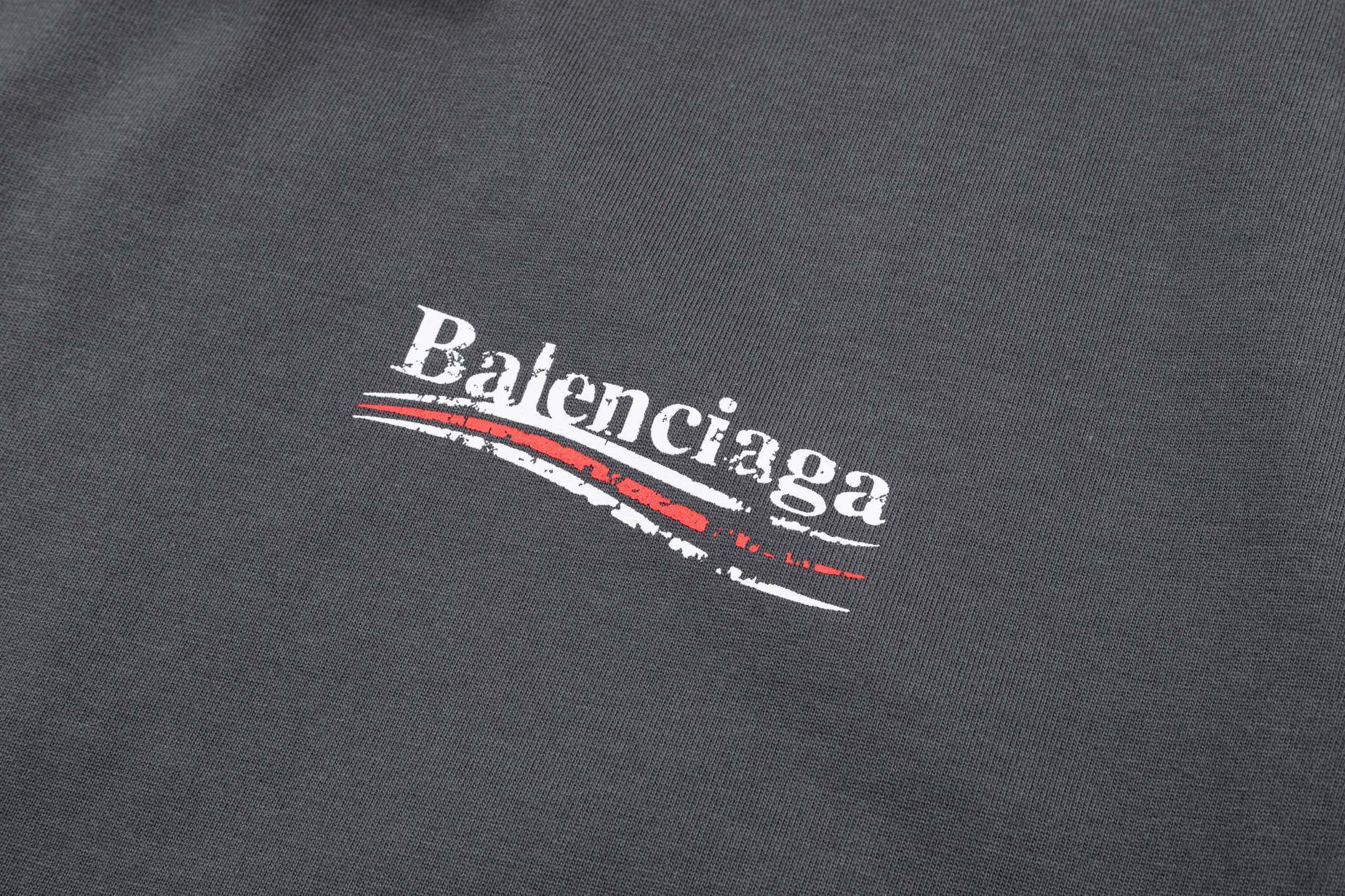 Balenciaga 高端品质 Balenciaga巴黎世家可乐印花logo圆领短袖 领口 袖口做破洞磨损工艺