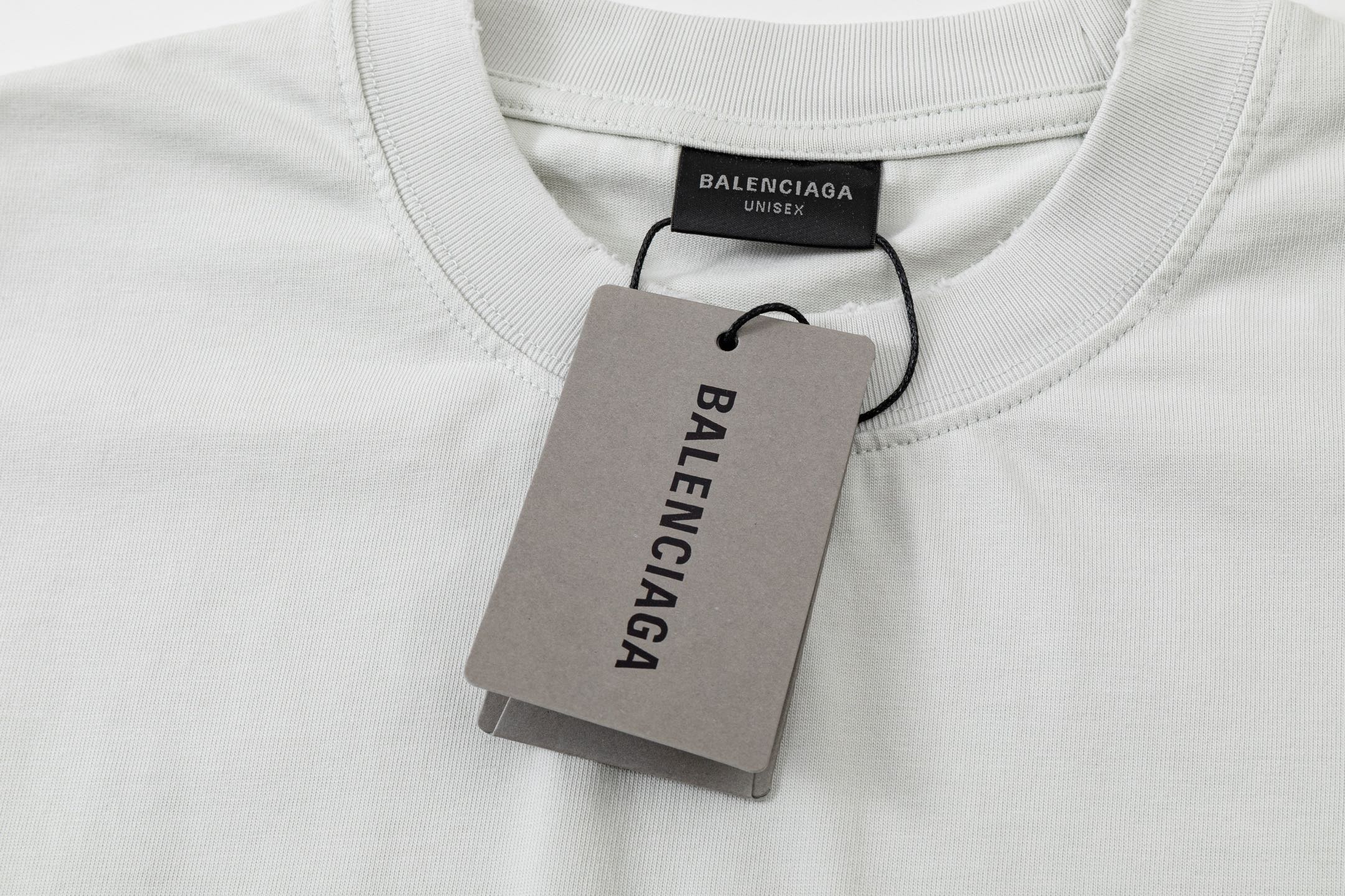 Balenciaga 高端品质 Balenciaga巴黎世家胶条印花字母logo圆领短袖 领口 袖口做破洞磨损工艺