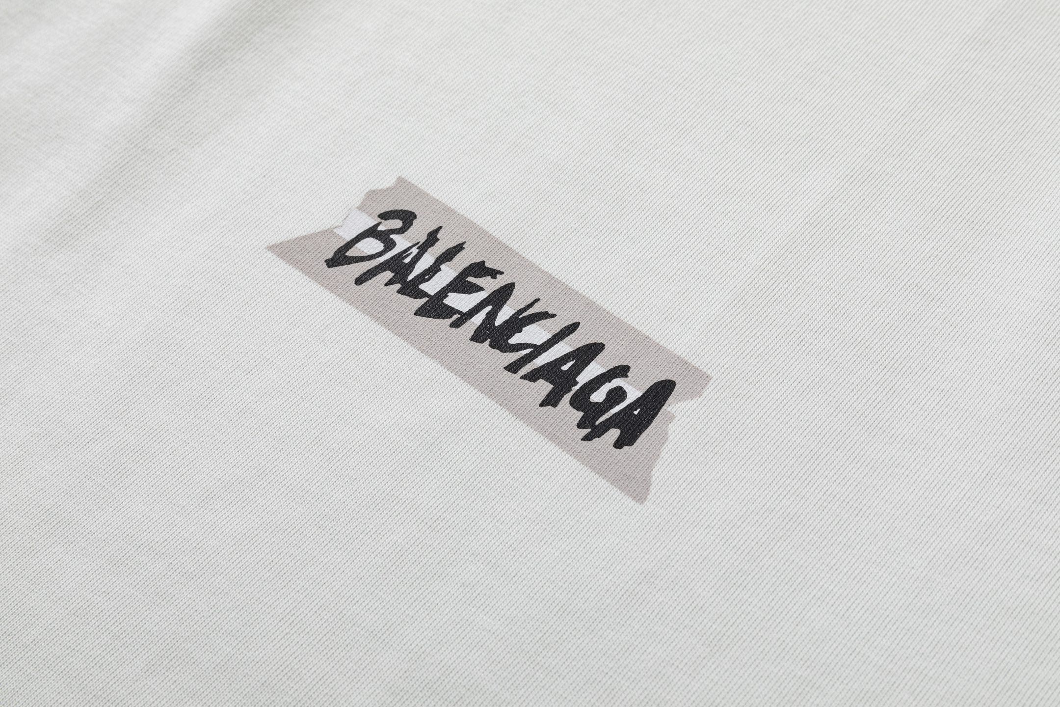 Balenciaga 高端品质 Balenciaga巴黎世家胶条印花字母logo圆领短袖 领口 袖口做破洞磨损工艺