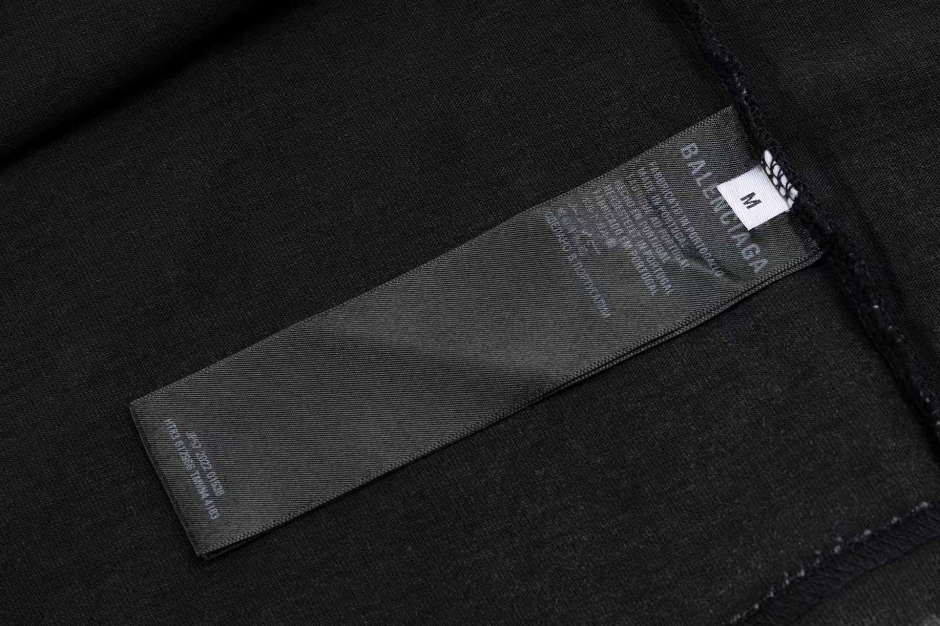 Balenciaga 高端品质 Balenciaga巴黎世家胶条印花字母logo圆领短袖 领口 袖口做破洞磨损工艺
