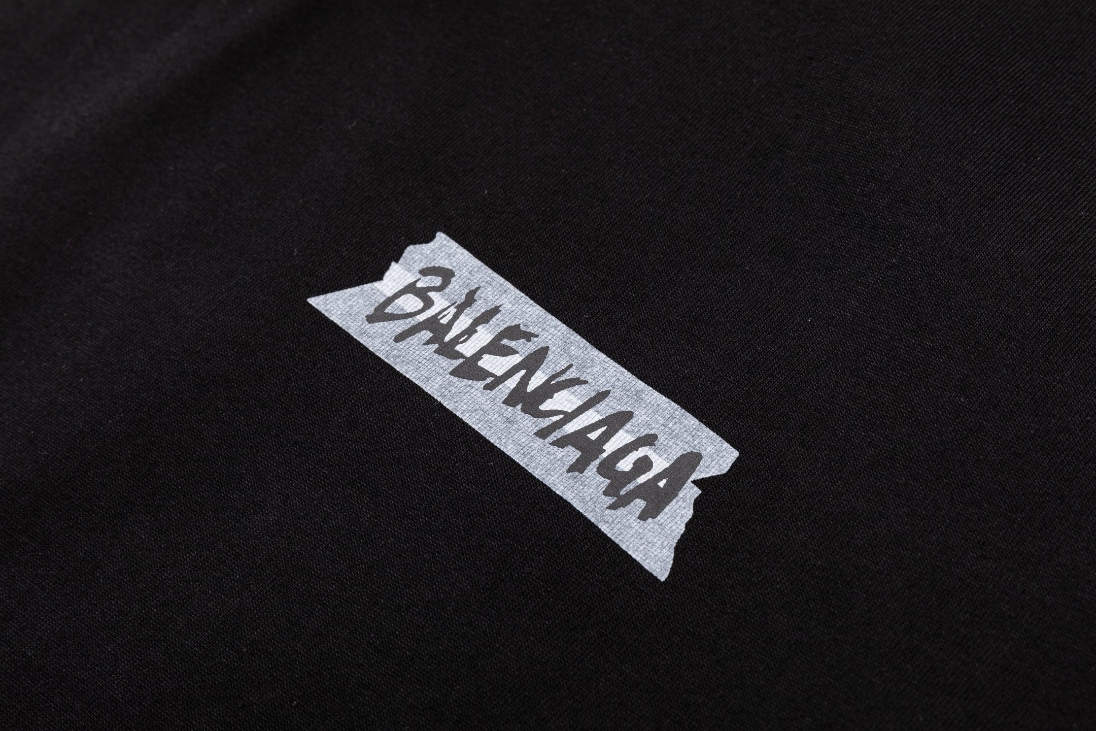 Balenciaga 高端品质 Balenciaga巴黎世家胶条印花字母logo圆领短袖 领口 袖口做破洞磨损工艺
