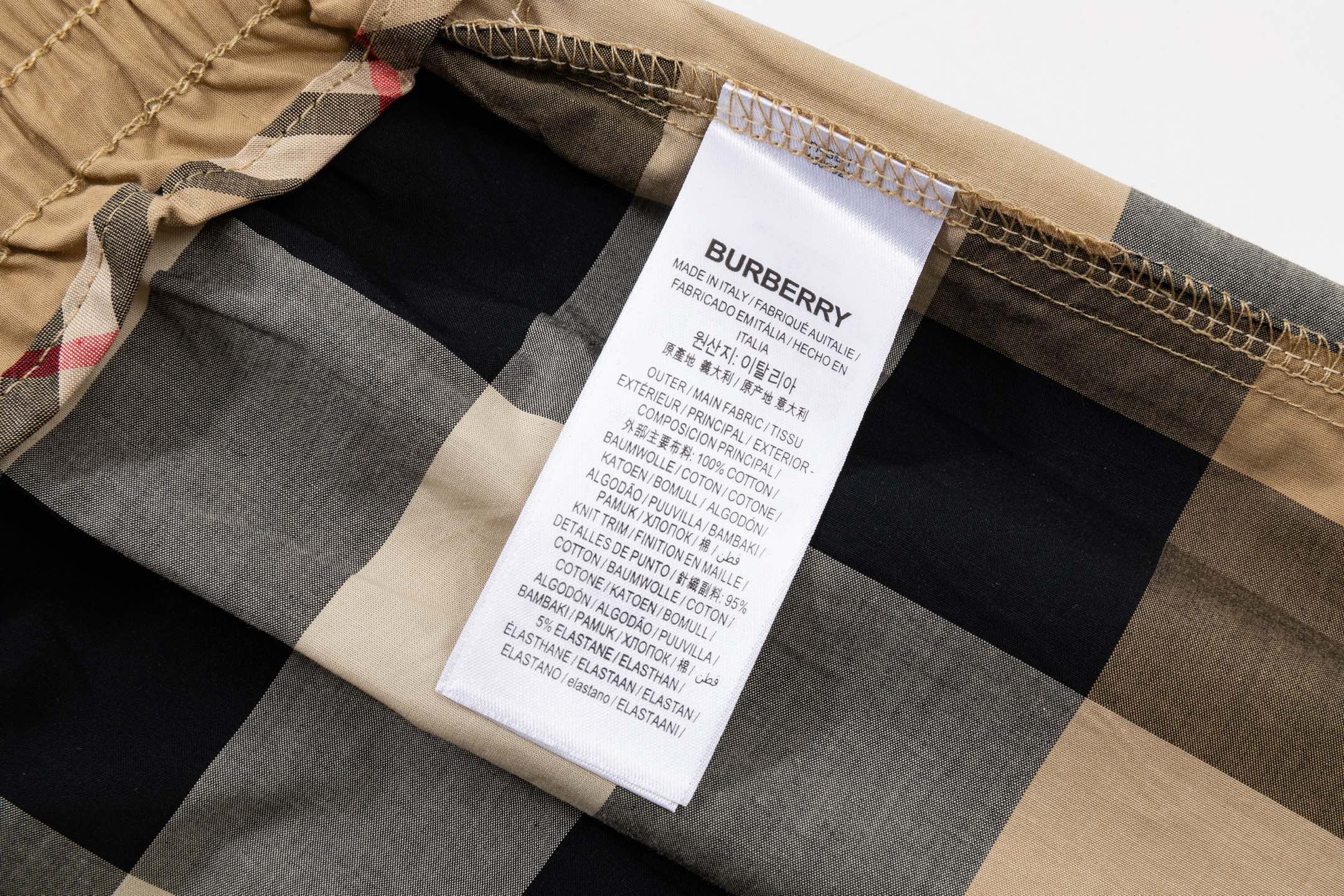 Burberry 高端品质 BURBERRY 巴宝莉 款梭织五分裤，宽松版型