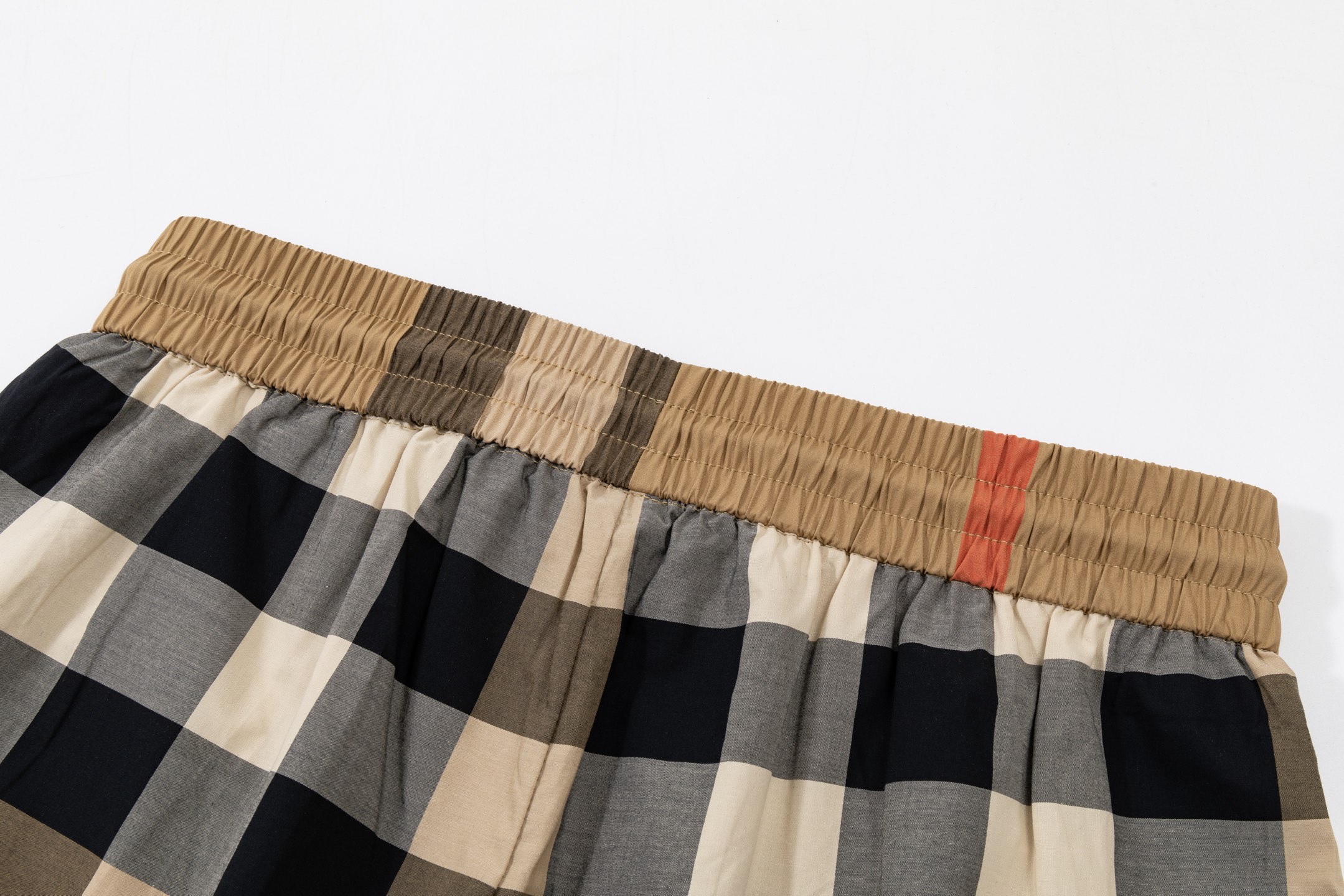 Burberry 高端品质 BURBERRY 巴宝莉 款梭织五分裤，宽松版型