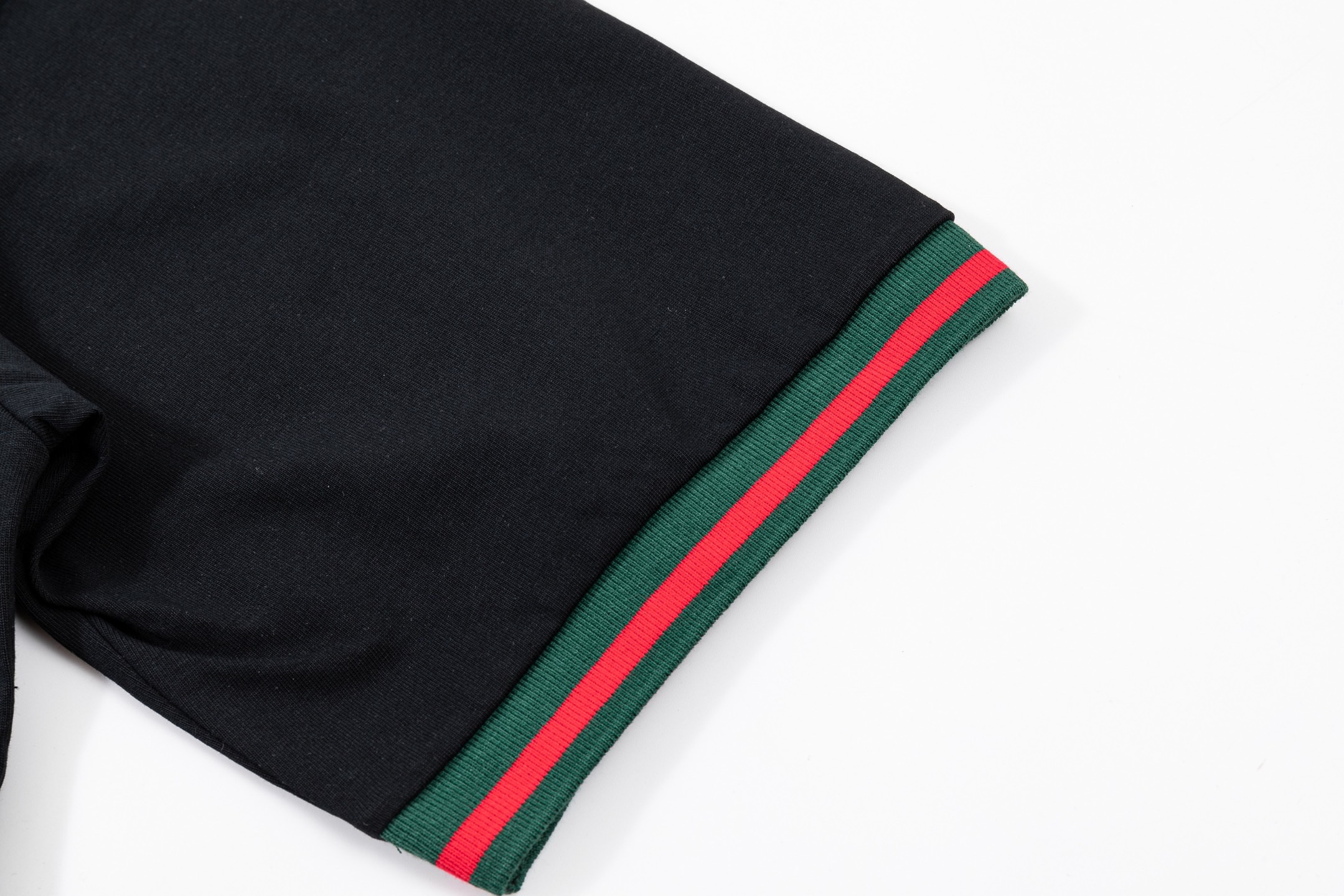 Gucci 高端品质 Gucci古驰刺绣小字母logo圆领拼接短袖，高克重 洗水面料，洗水完280g重， 工艺，宽松版型