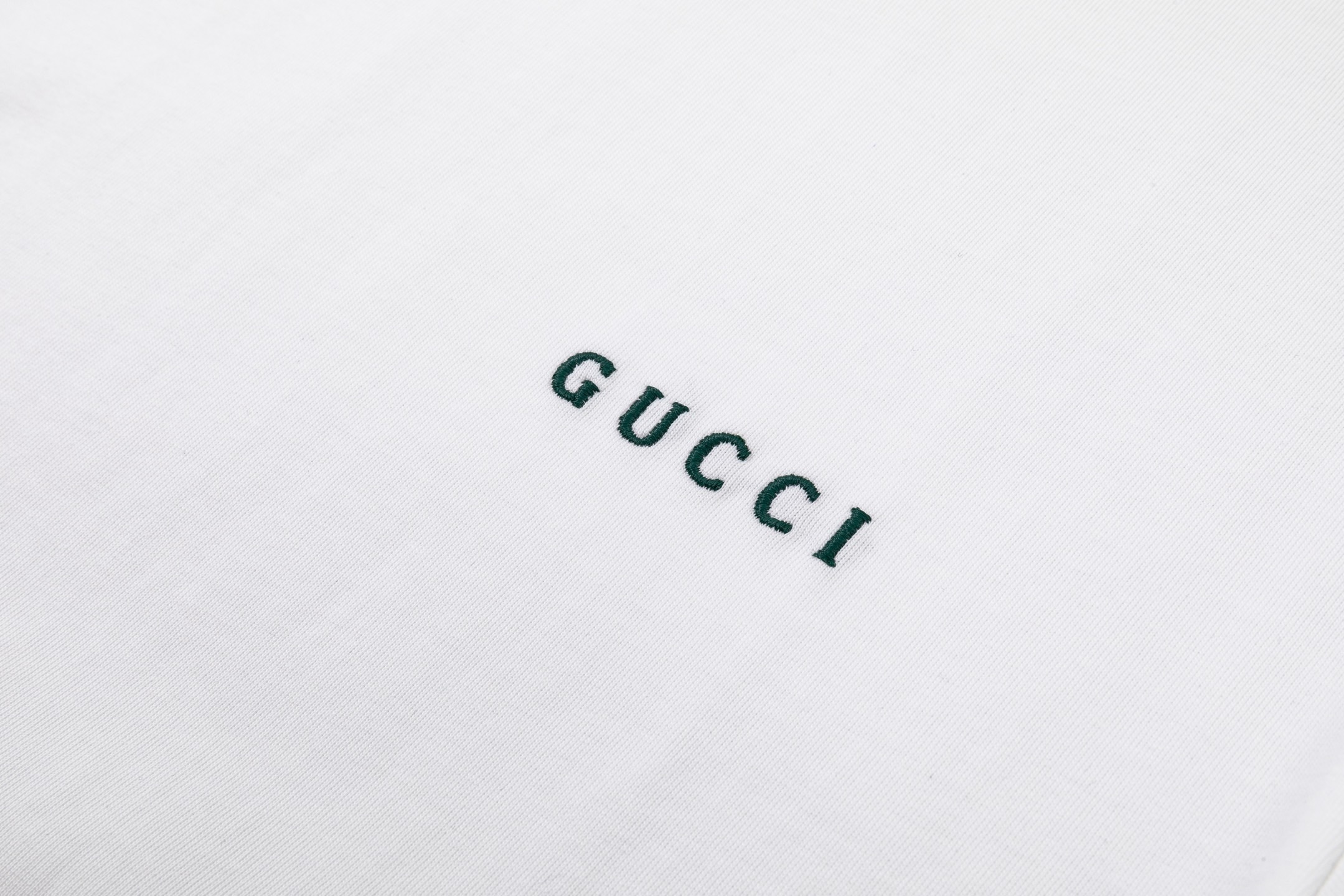 Gucci 高端品质 Gucci古驰刺绣小字母logo圆领拼接短袖，高克重 洗水面料，洗水完280g重， 工艺，宽松版型
