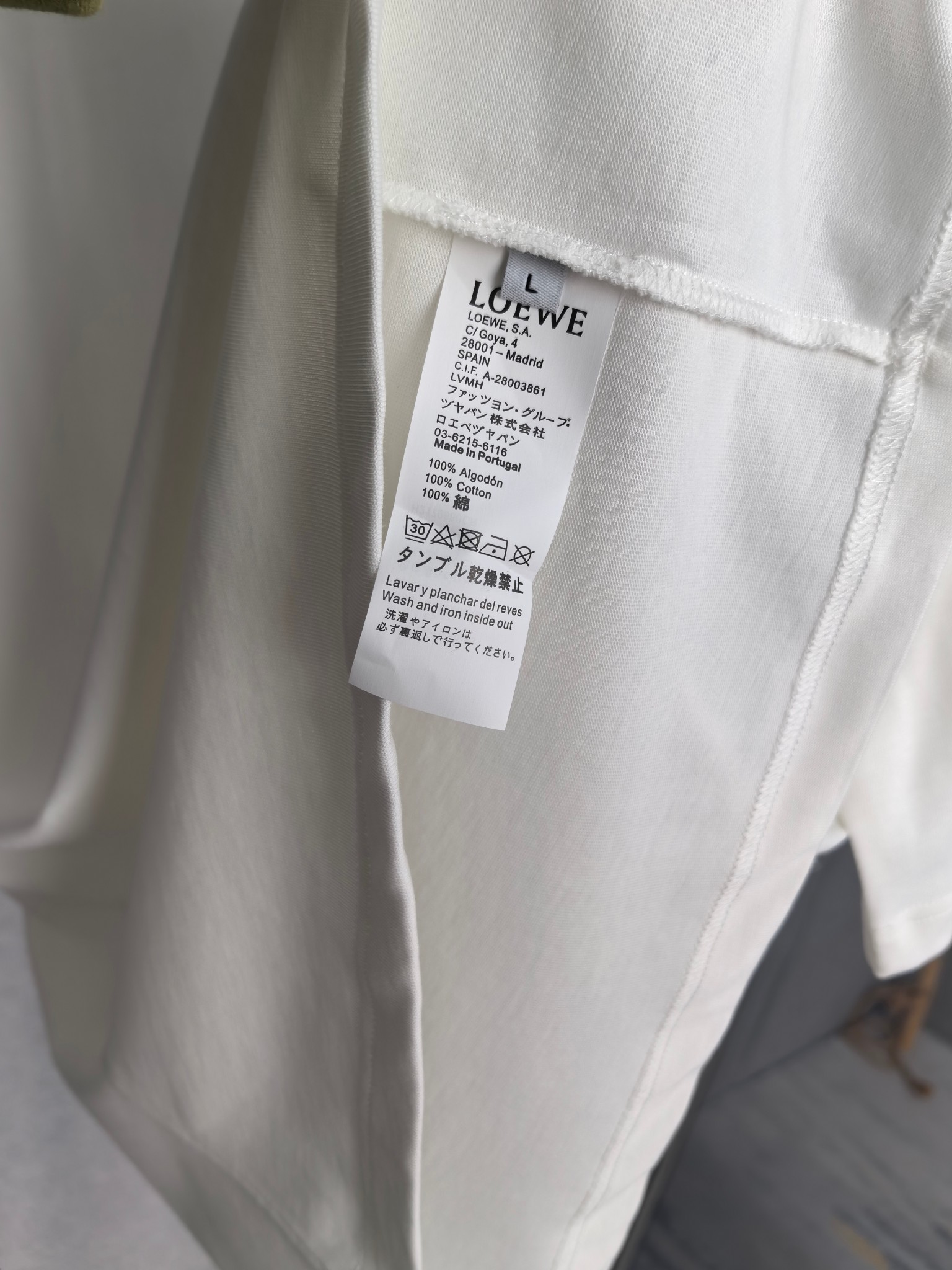 Loewe LOEWE 罗意威 2026ss 口袋压花logo短袖T恤 采用260g 精梳棉面料