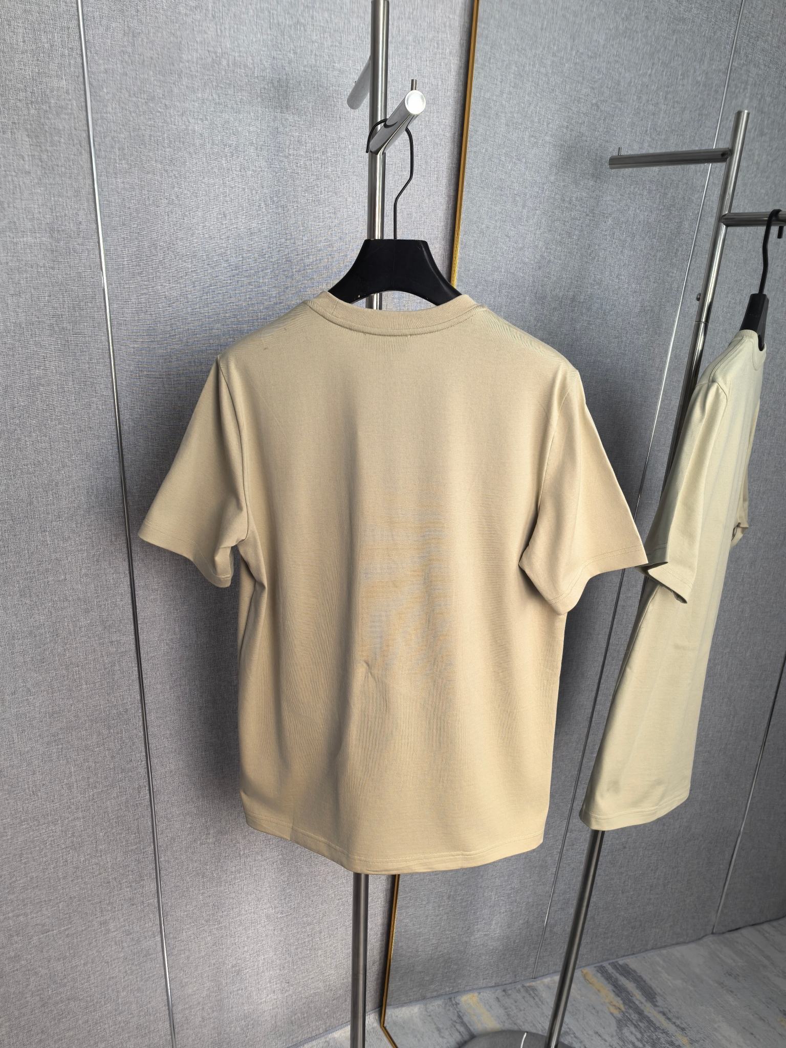 Fendi Fendi芬迪 25ss 小怪兽眼睛FF皮牌口袋短袖