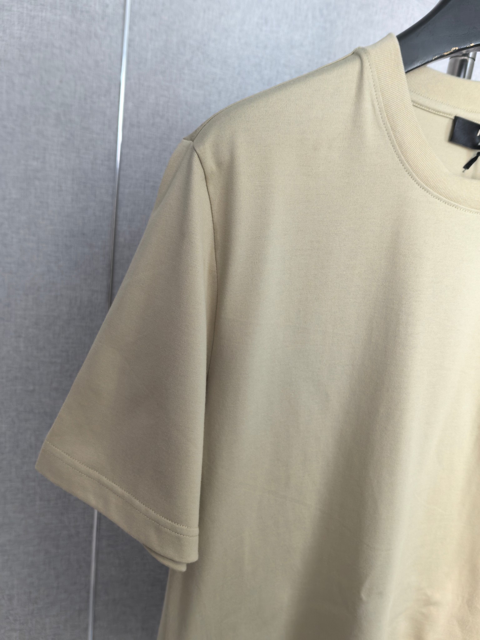 Fendi Fendi芬迪 25ss 小怪兽眼睛FF皮牌口袋短袖