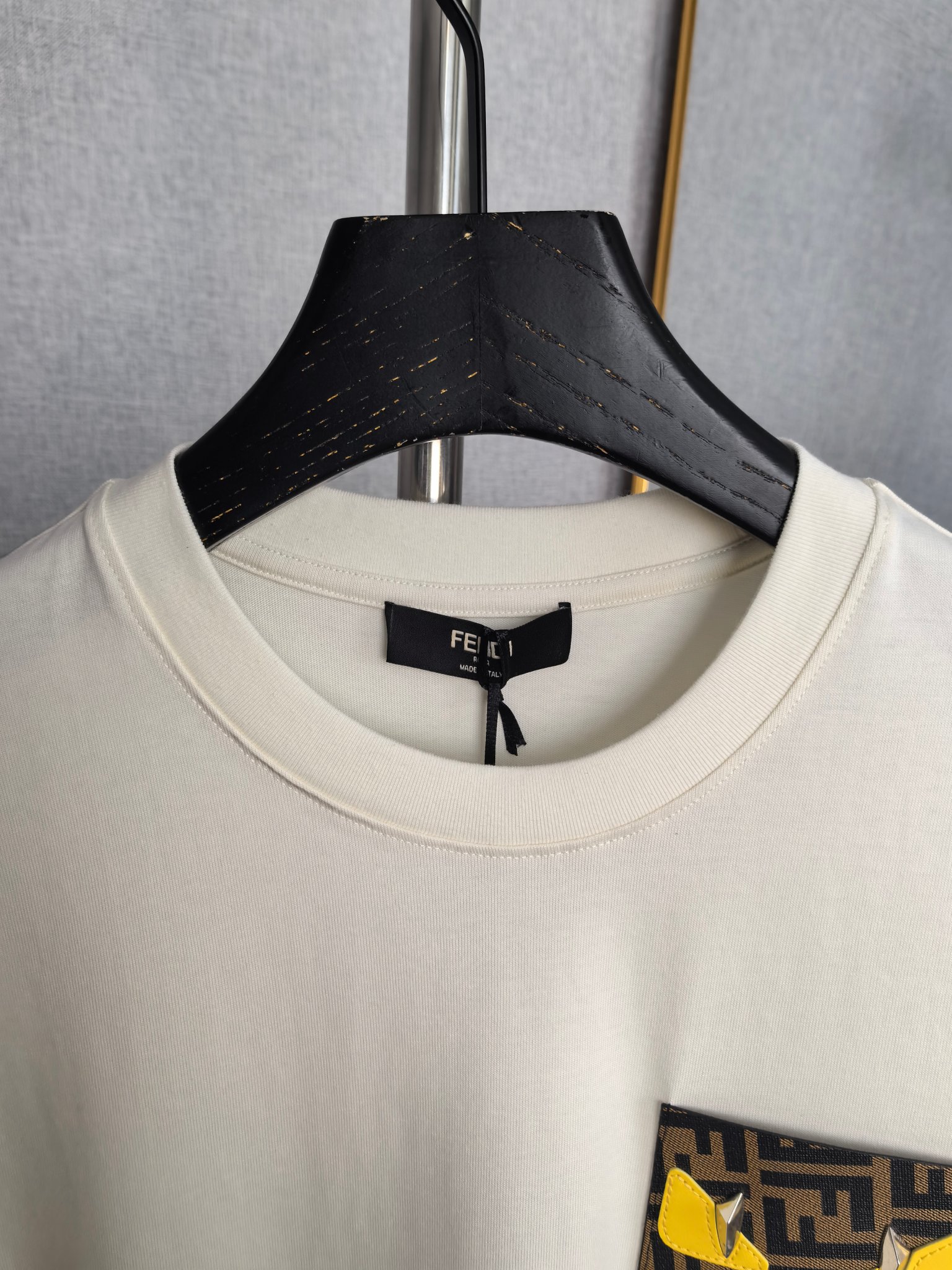 Fendi Fendi芬迪 25ss 小怪兽眼睛FF皮牌口袋短袖