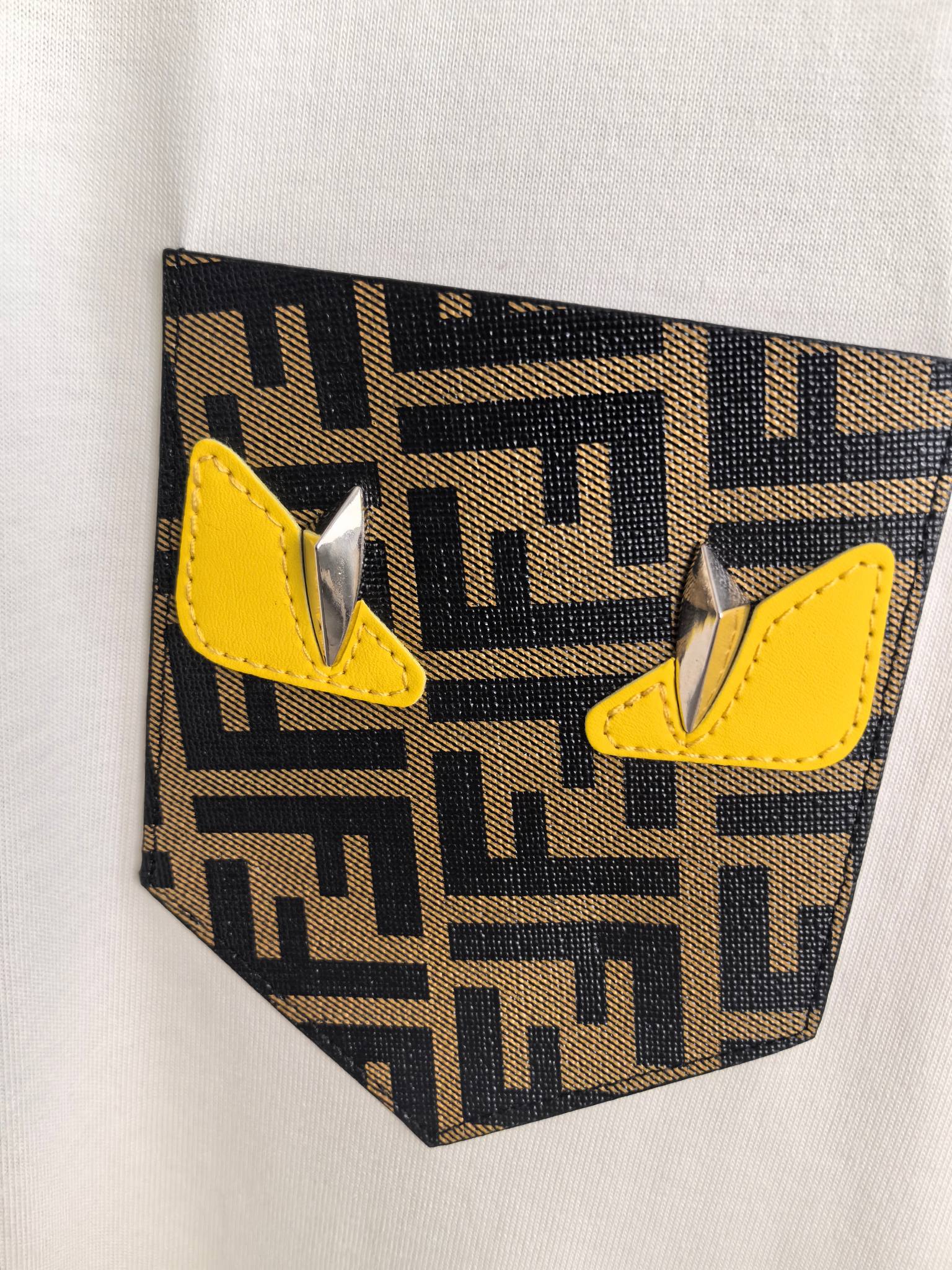 Fendi Fendi芬迪 25ss 小怪兽眼睛FF皮牌口袋短袖