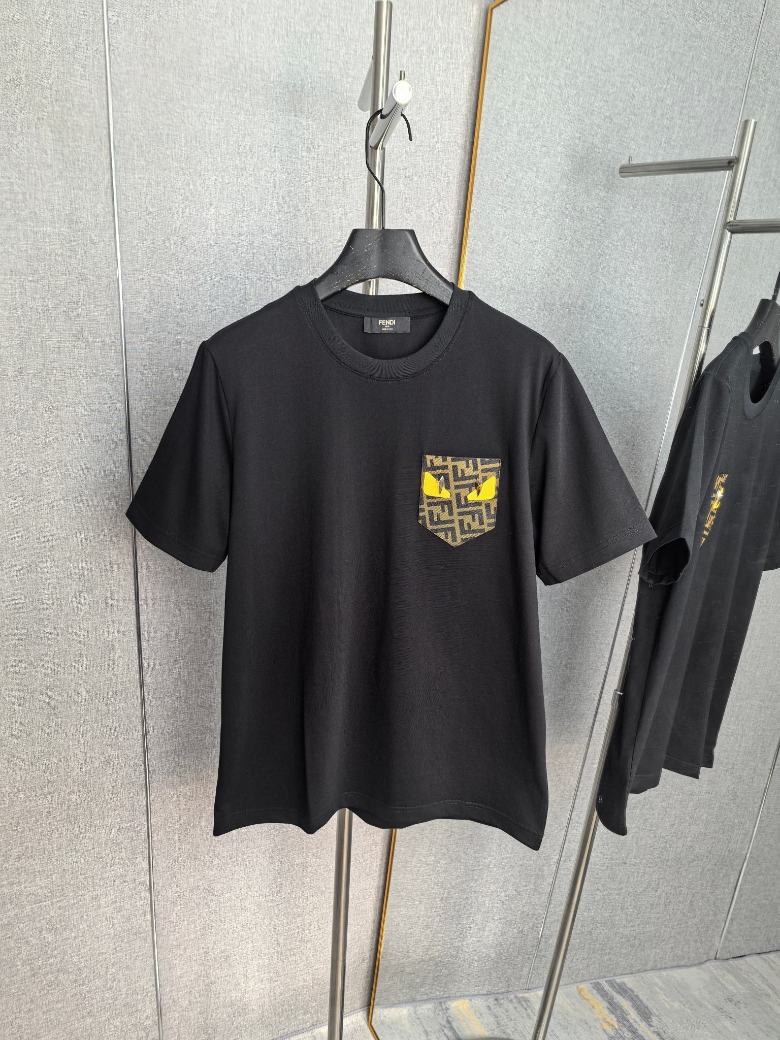 Fendi Fendi芬迪 25ss 小怪兽眼睛FF皮牌口袋短袖