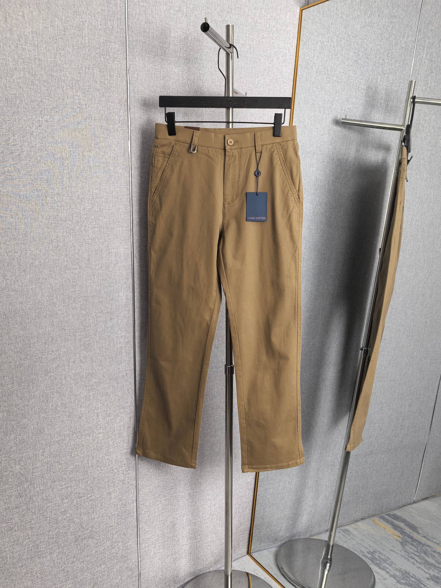 P210 LV Louis Vuitton Pantalones casuales / de vestir, nuevos para Otoño/Invierno 2025SS, tela especial de alta costura…