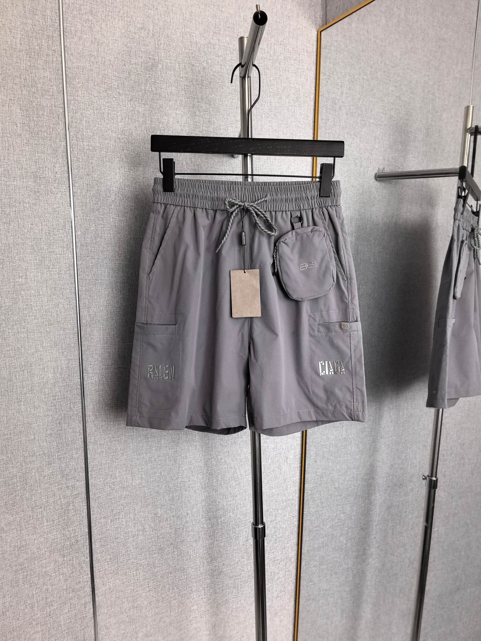 P200 BALENCIAGA 26ss nuevos pantalones cortos de trabajo casual de verano para hombre, avanzado tejido técnico transpir…