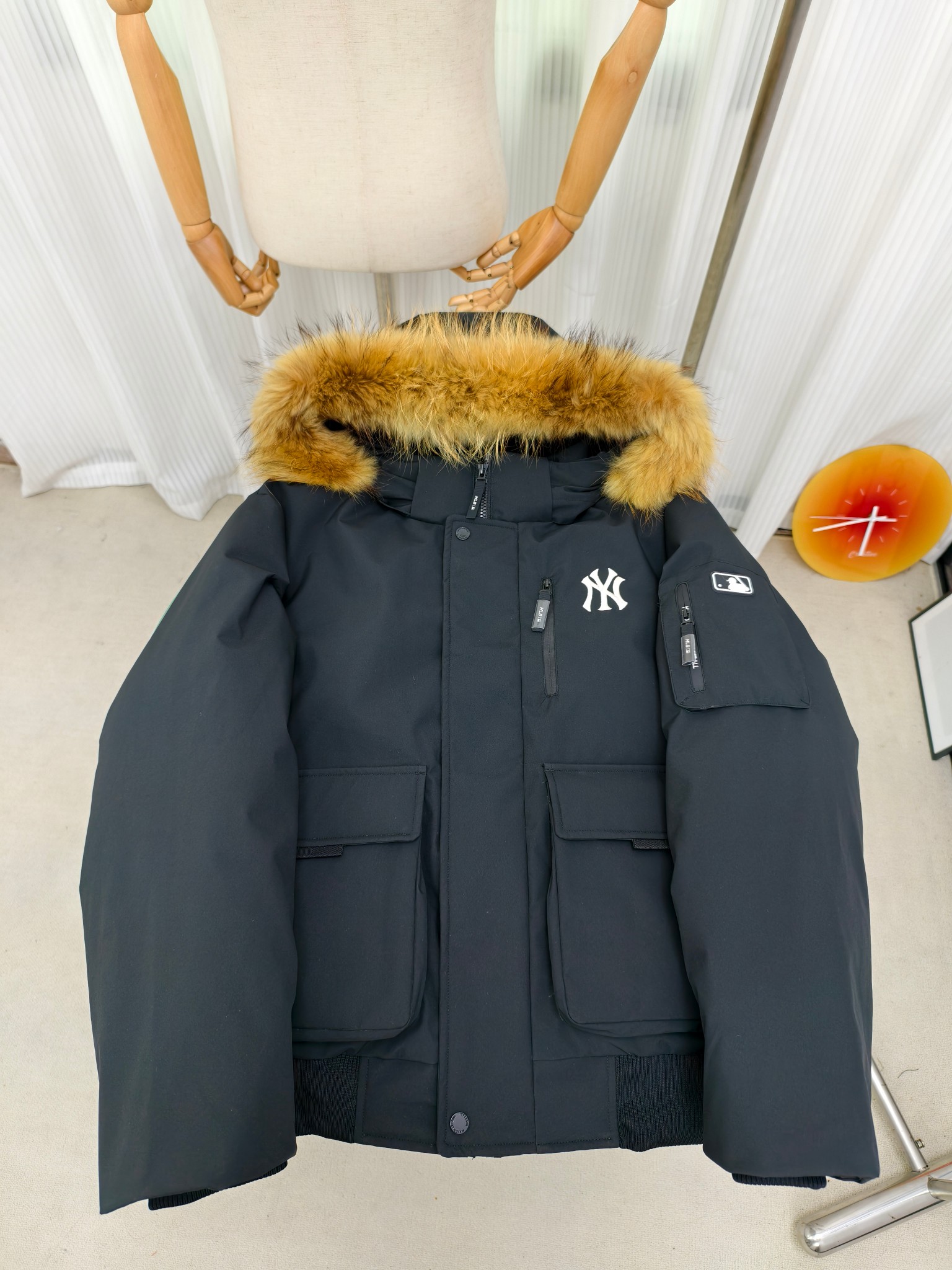 כובעת פוך חורף MLB ניו יורק יאנקיז עם צוורון מוסוויי