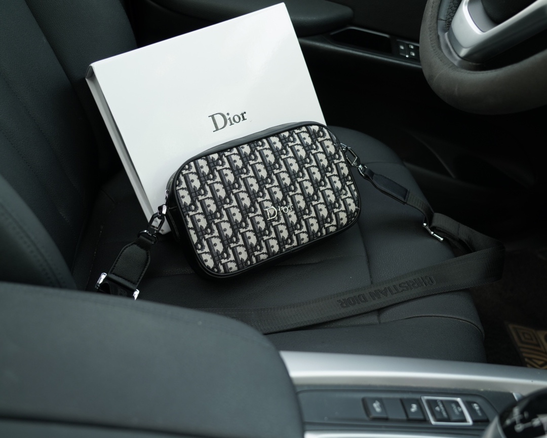 Cheap Replica
 Dior Crossbody & Shoulder Bags