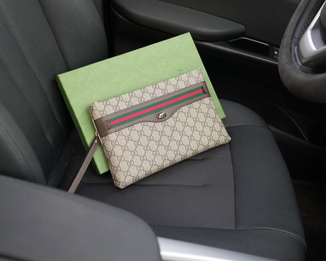 Gucci Clutches & Pouch Bags Cowhide