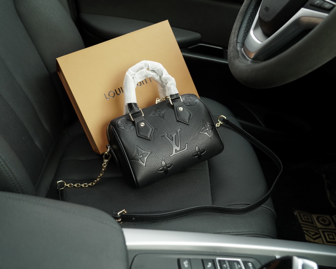 AAA Replica Designer
 Louis Vuitton Crossbody & Shoulder Bags High-End Cowhide Resin
