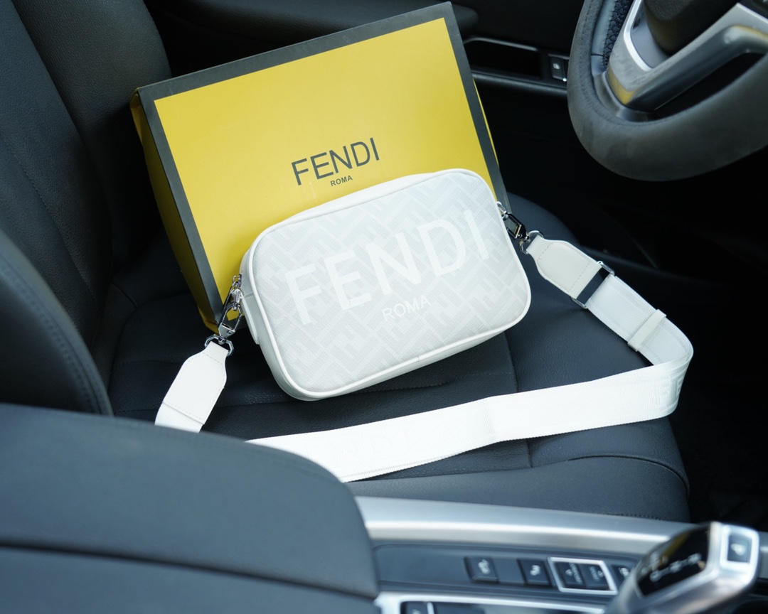 Fendi Taschen Umhängetaschen  & Schultertaschen Kalbsleder Rindsleder