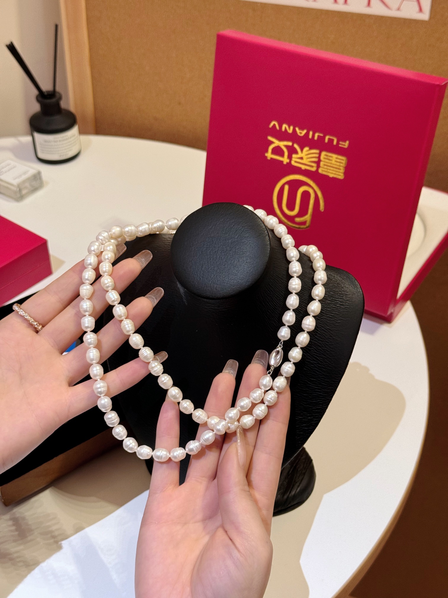 Loewe Haute Couture Haute Couture Fine Jewelry Necklace Bracelet Ring 9