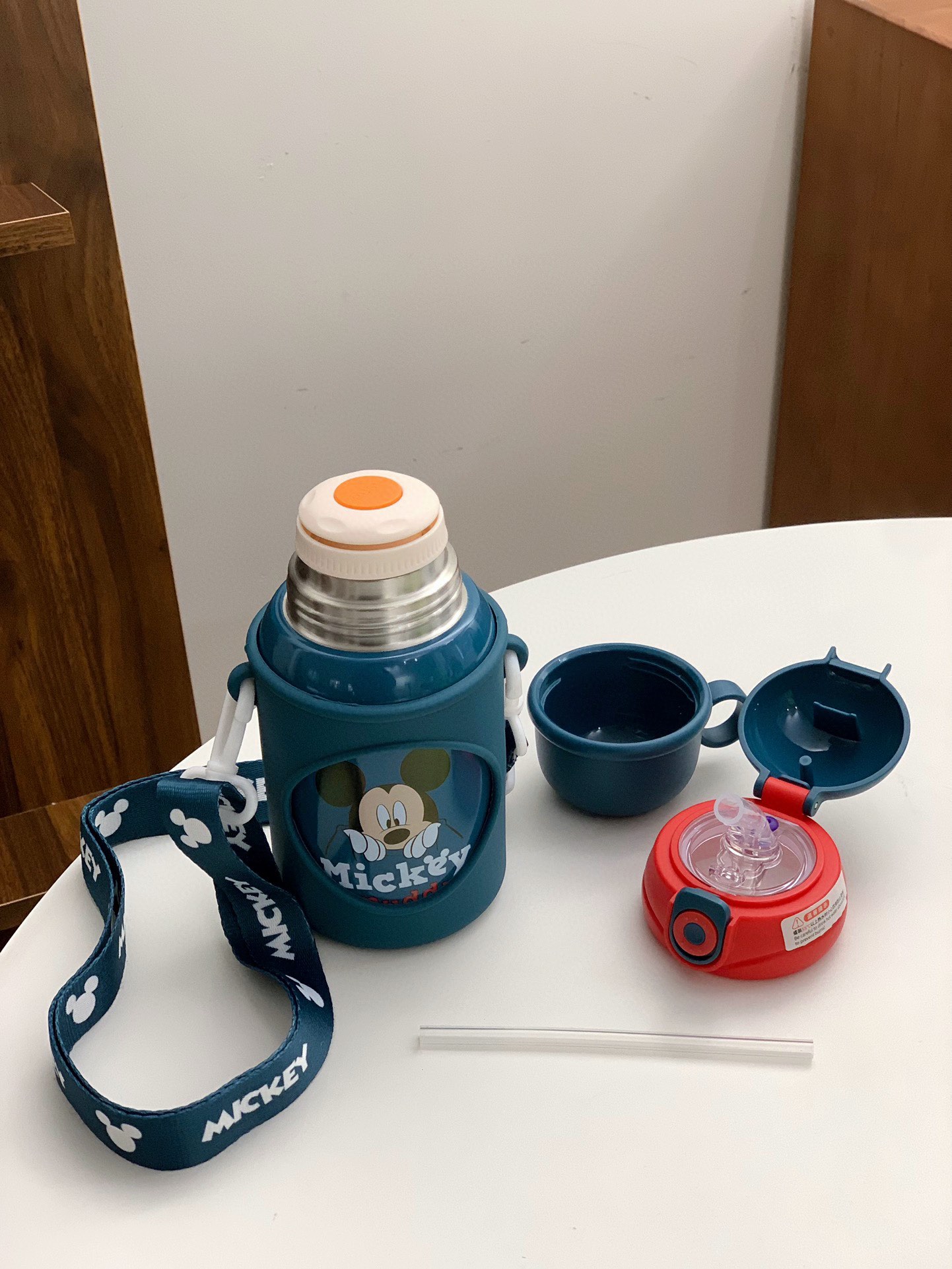 杯盖用的是食品级的PP材质 3