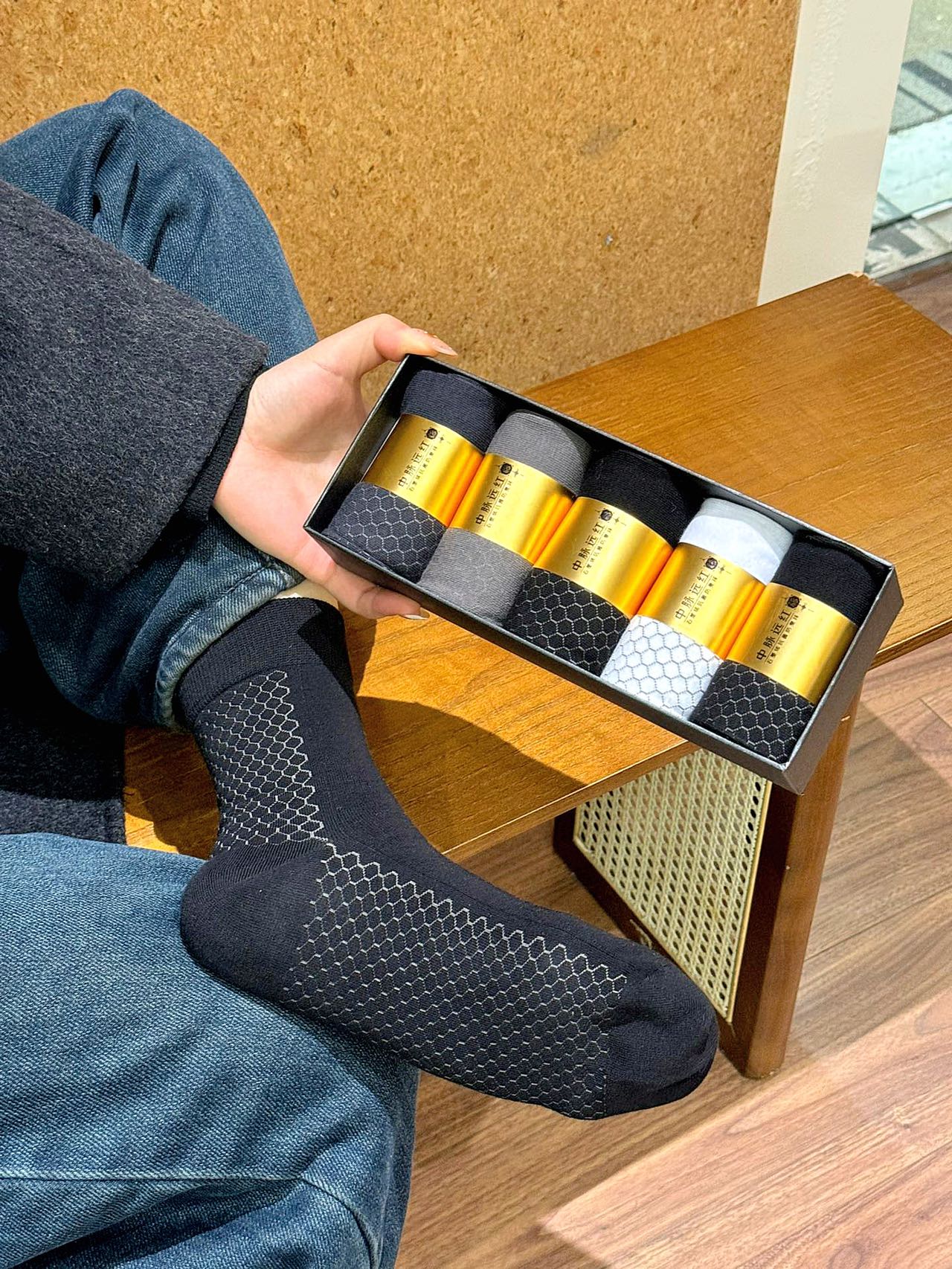 Far-Infrared Graphene Antibacterial and Odor-Resistant Socks - Comprehensive 6
