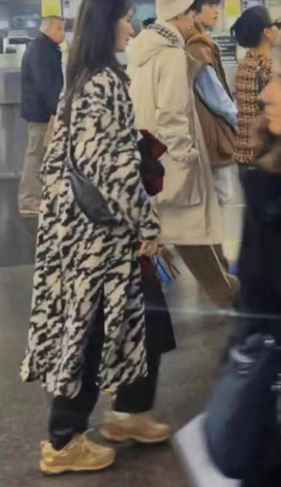 High-Quality Female Suit and Wool Star Long Coat with Dustproof Bag Support. - 图片 9