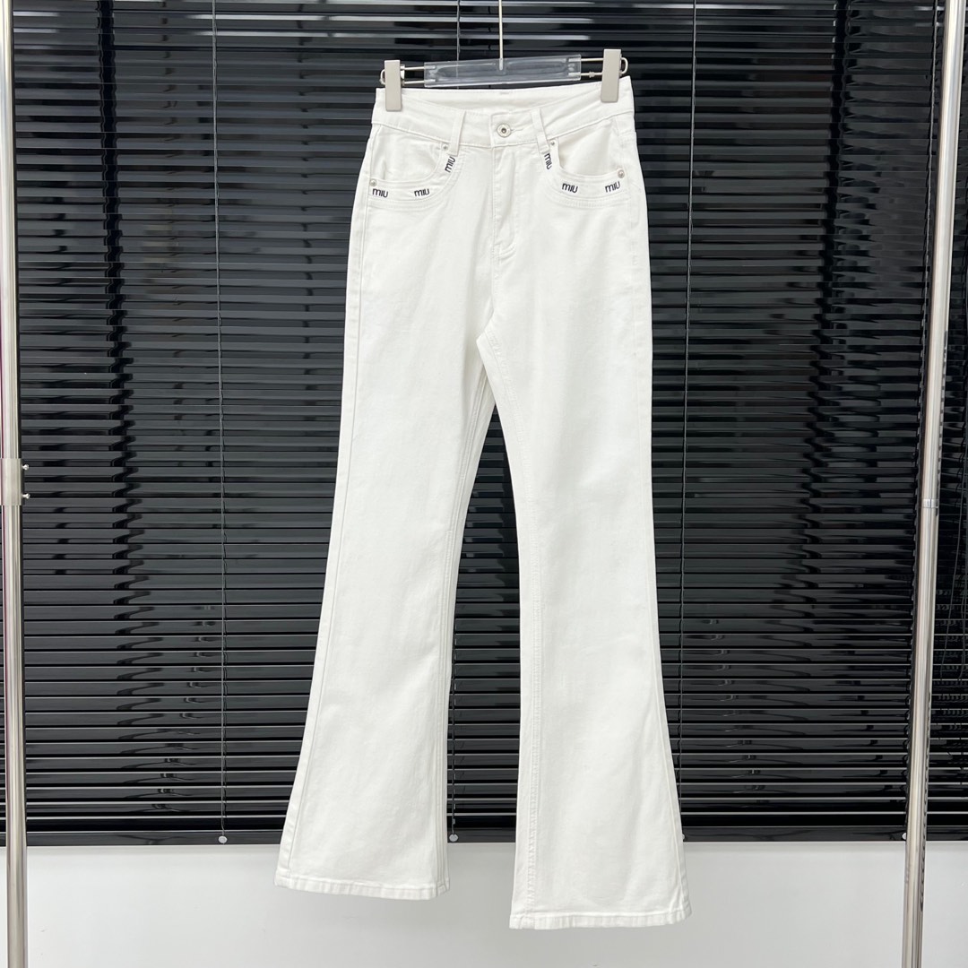 High-End Quality Women’s Suit with Embroidered Letters and Micro-Pants: Fashionable and Flexible, Perfect for Any Body - 图片 1