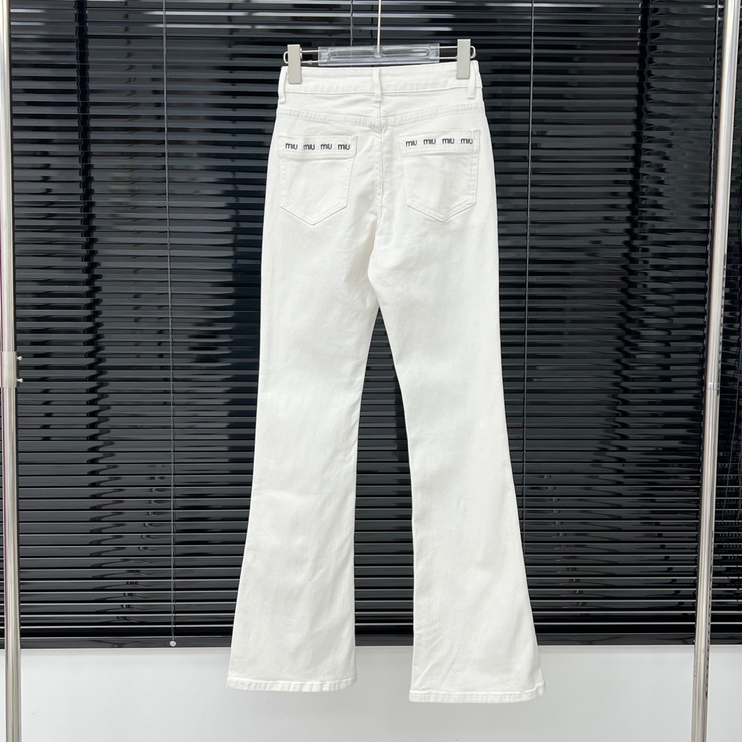 High-End Quality Women’s Suit with Embroidered Letters and Micro-Pants: Fashionable and Flexible, Perfect for Any Body - 图片 2