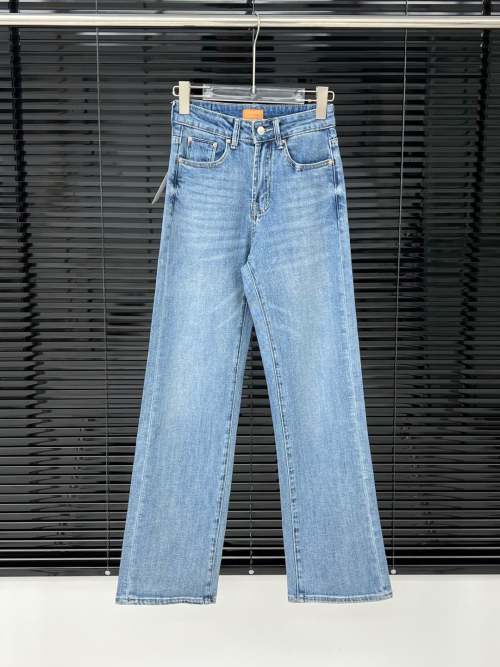 Mother High-Waisted Wide-Leg Jeans Soft Denim Washed Blue Comfortable Fit 1 Mother High-Waisted Wide-Leg Jeans Soft Denim Washed Blue Comfortable Fit