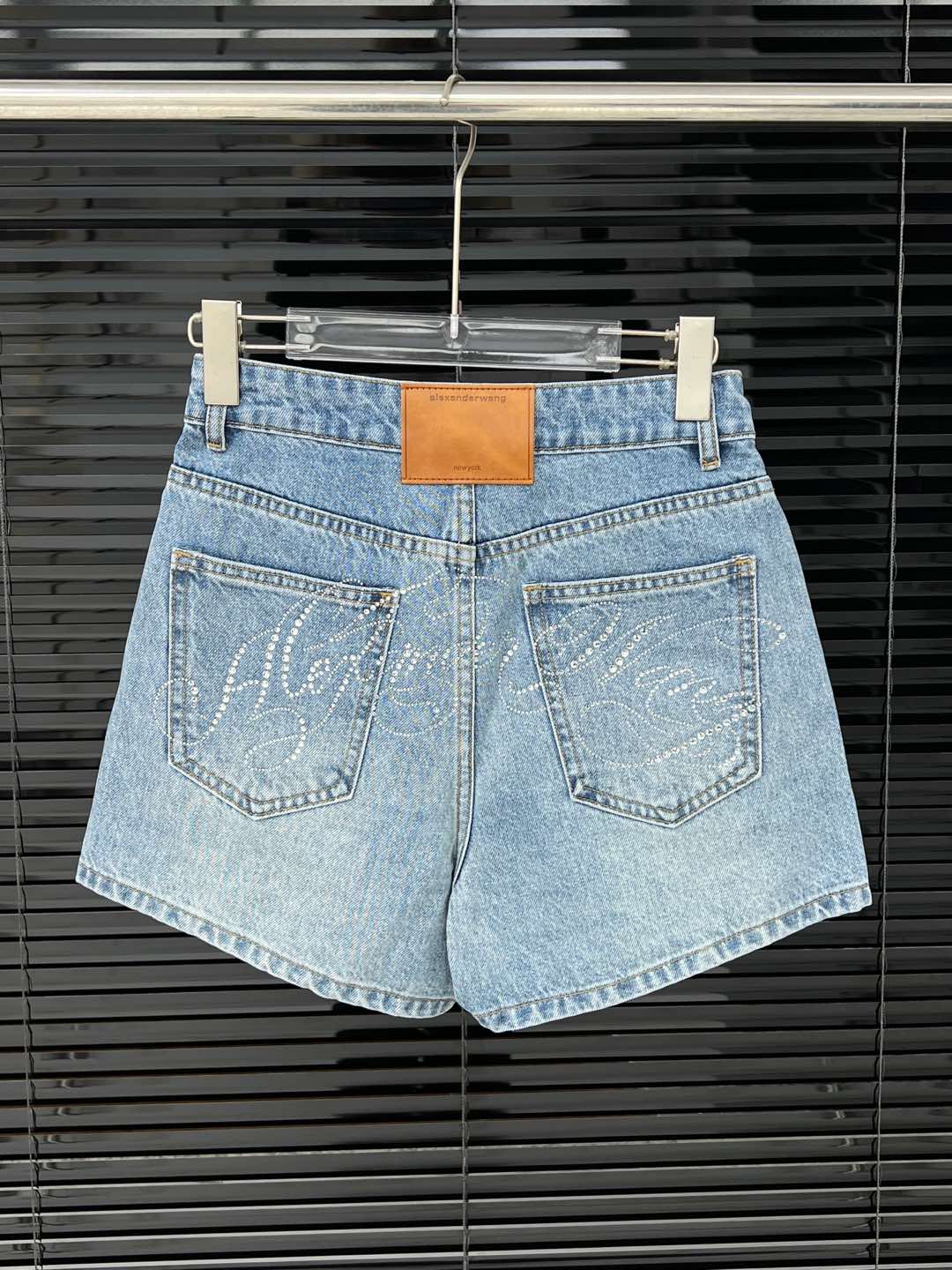 Fashion Highlights: P460 Hard-Core Girl’s New AW King Shorts, High-Waist Design, Custom Hardware Accessories - 图片 4
