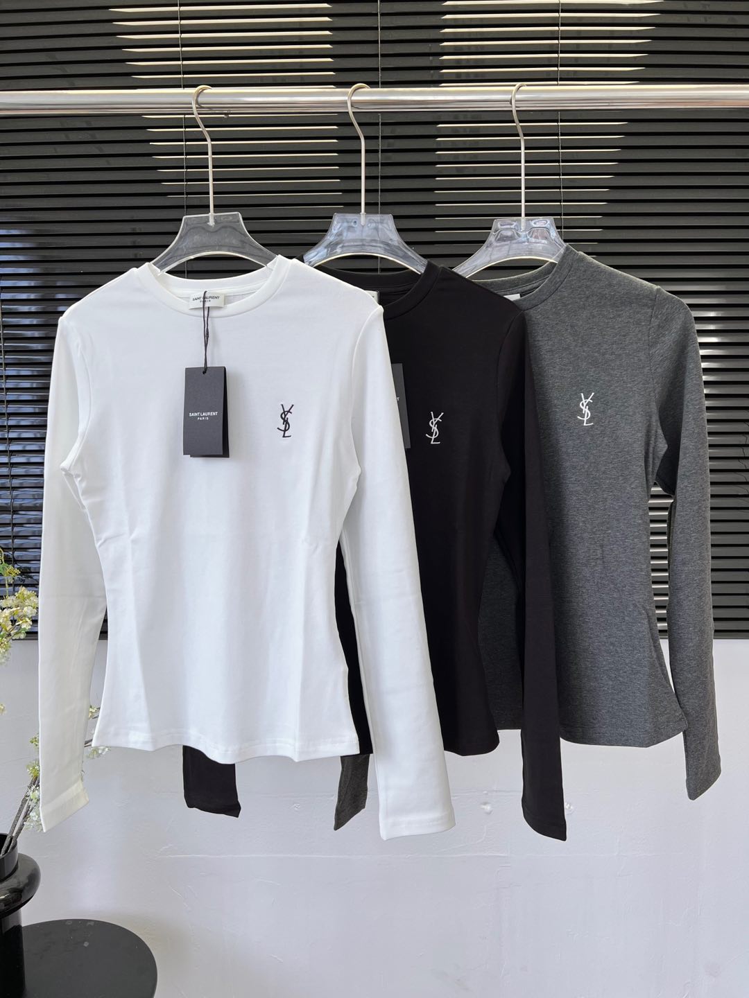 High-End Women’s Suit with Embroidered Cotton Shirt for Autumn/Winter Fashion - 图片 1