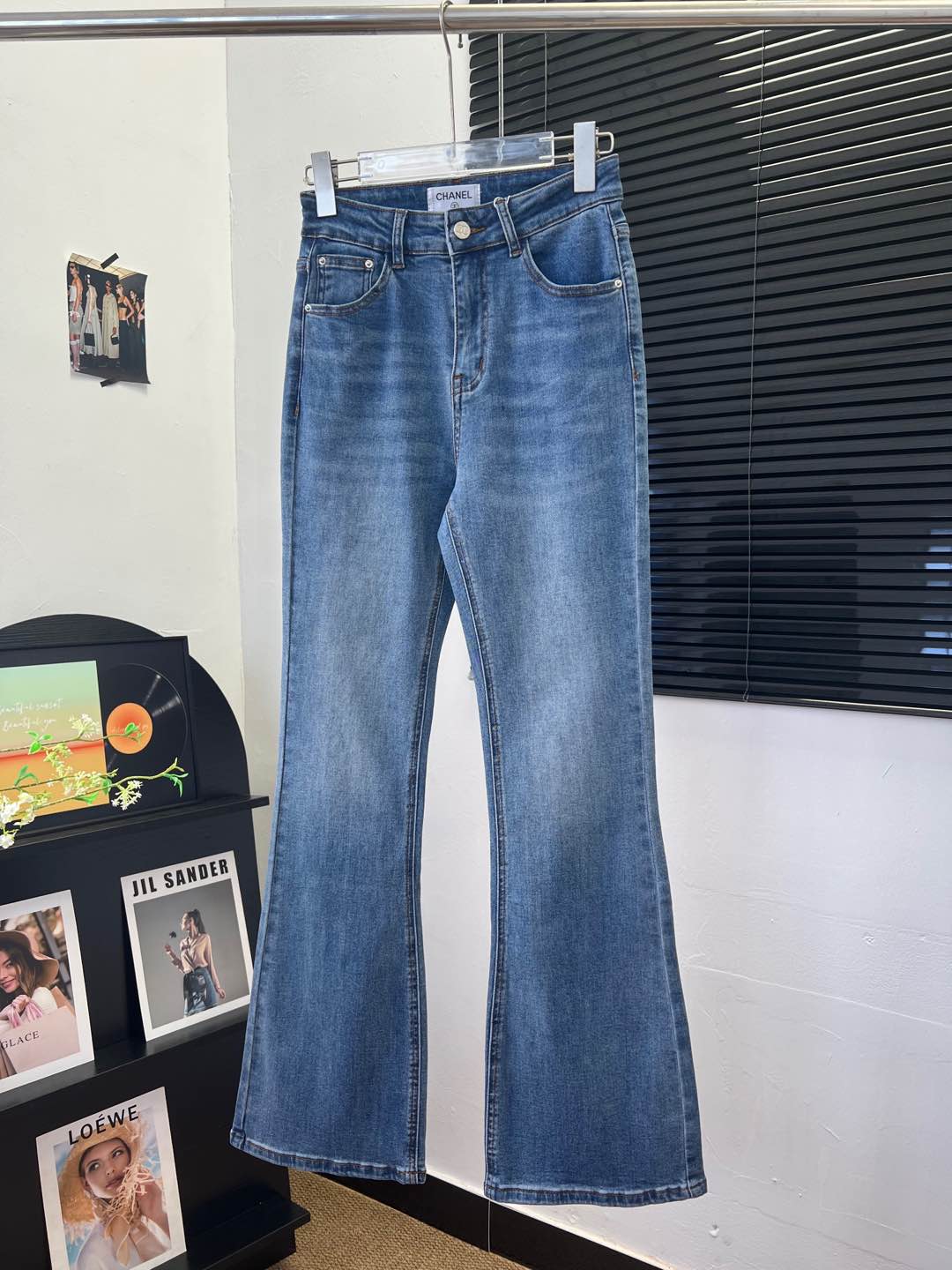 NO:451263,Chanel 25 early autumn new style, rear bag leopard print double Clogo elastic trousers, fixed weaving, dyeing and washing process, imported denim cotton elastic fabric, soft and comfortable, elastic fabric, can be controlled by any figure, texture, slimming, rear bag leopard print double C design, personality enough, cool~ This year it is really popular with leopard print series sml, chanel, alexander wang19860909Chanel 25早秋新款 后袋豹纹双Clogo弹力微喇裤 定织定染洗水工艺 进口牛仔棉弹面料,柔软舒适 面料有弹力 任何身材都可驾驭 质感显瘦 后袋豹纹双C设计 够个性 酷~ 今年真的很流行豹纹系列 sml,,chanel,alexander wang,Women's clothing