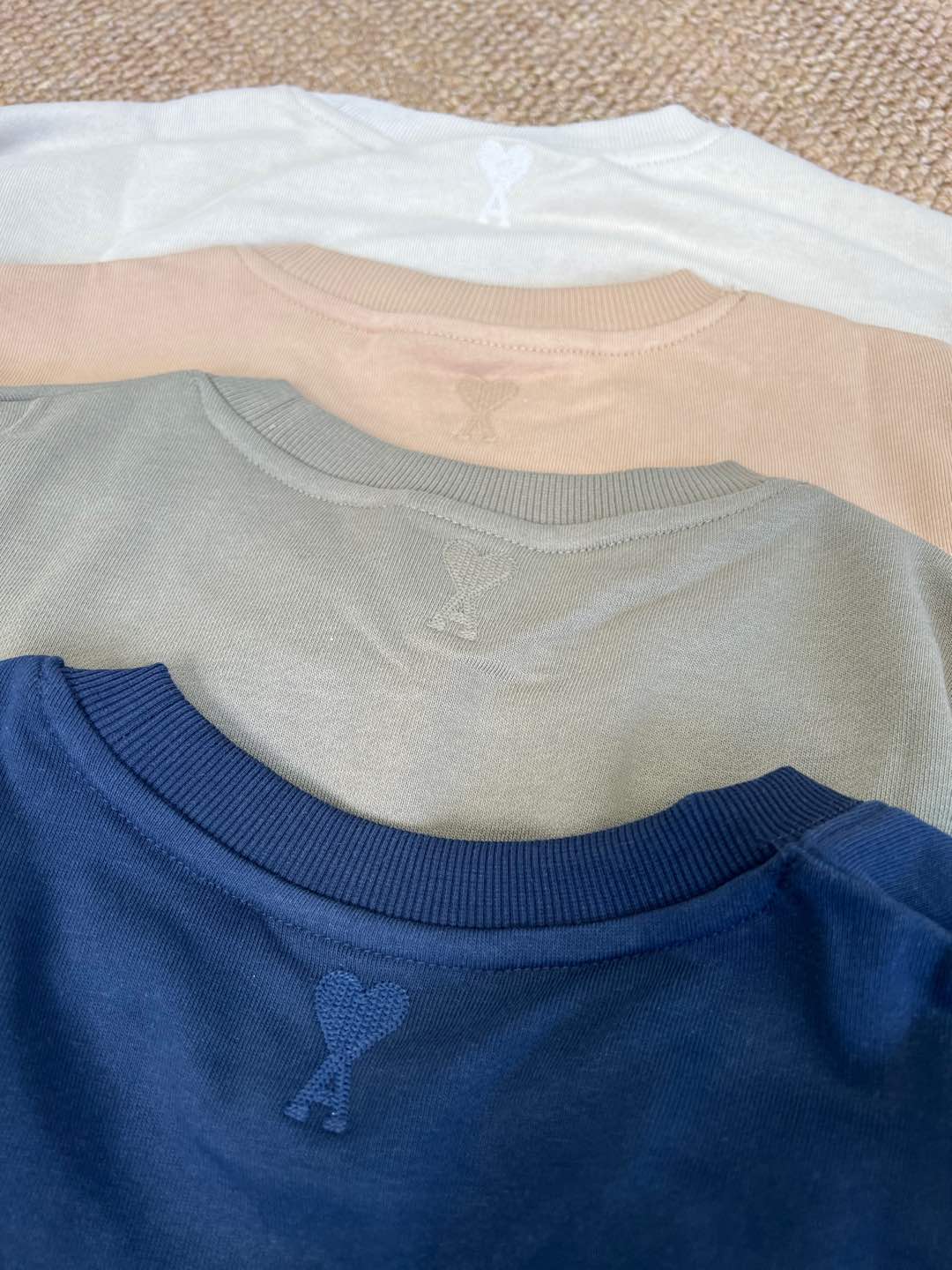 “High-End Quality Women’s Suit with Four-Colour Embroidery Coat in Pure Khmer Heavy Fabric” - 图片 8