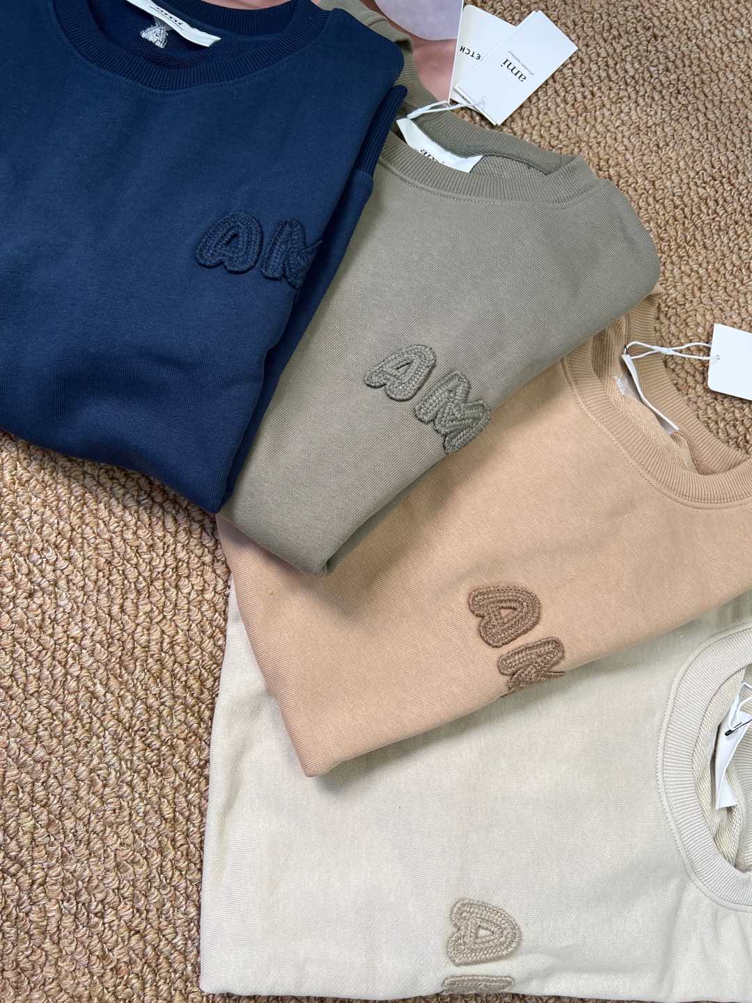 “High-End Quality Women’s Suit with Four-Colour Embroidery Coat in Pure Khmer Heavy Fabric” - 图片 4