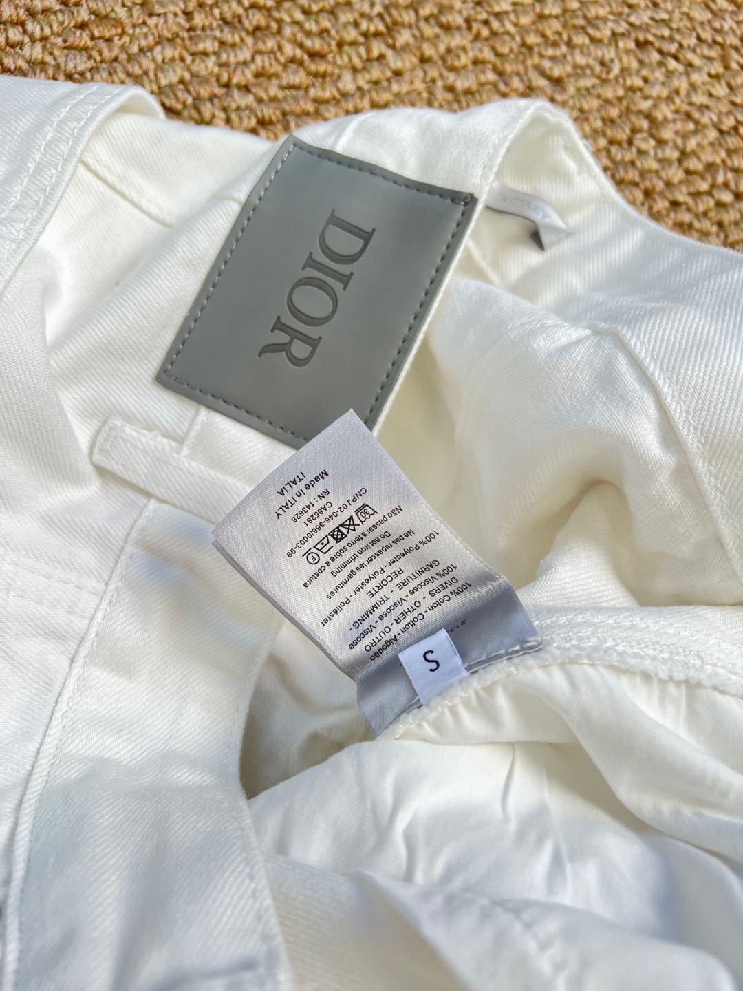Dio* 25早秋新款 口袋工装休闲长裤 采用原牛仔棉面料口袋工装设计 版型宽松 男女都可以穿 白色色系