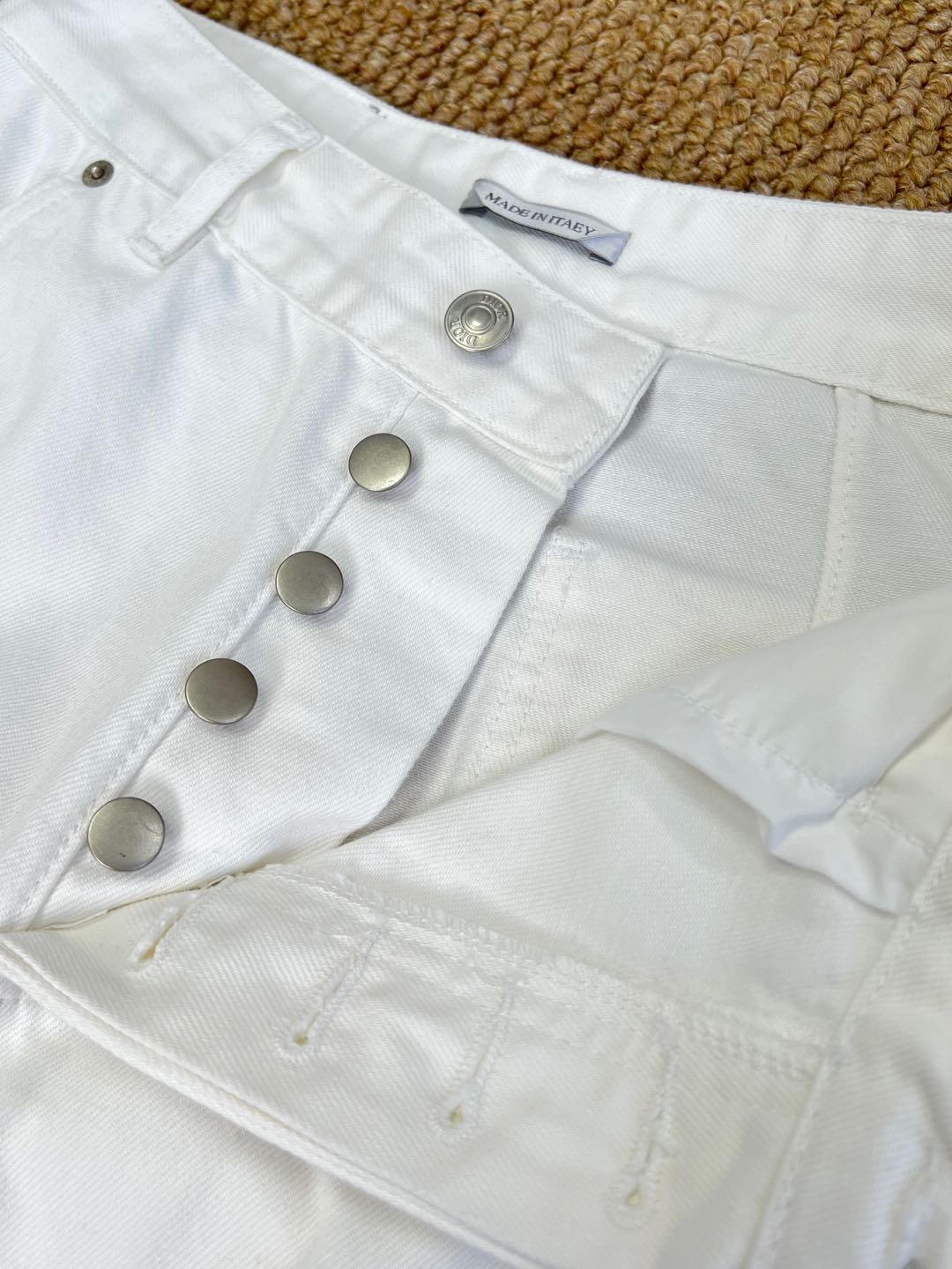 Dio* 25早秋新款 口袋工装休闲长裤 采用原牛仔棉面料口袋工装设计 版型宽松 男女都可以穿 白色色系