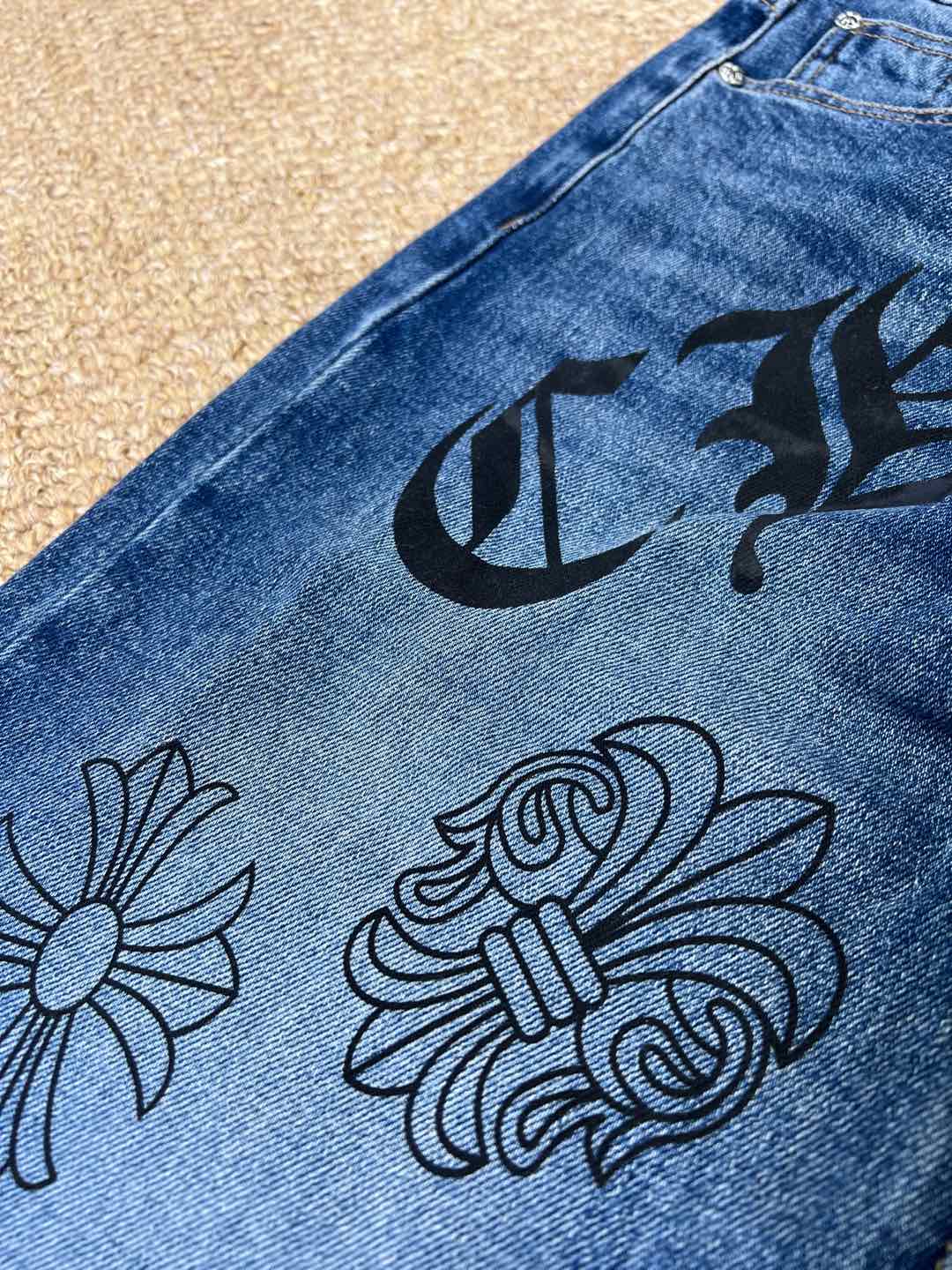 CH克罗心 25早秋新款 涂鸦贴皮十字架弹力直筒裤 定制yb斜纹面料材质 质感超好的 粉色立体十字架设计