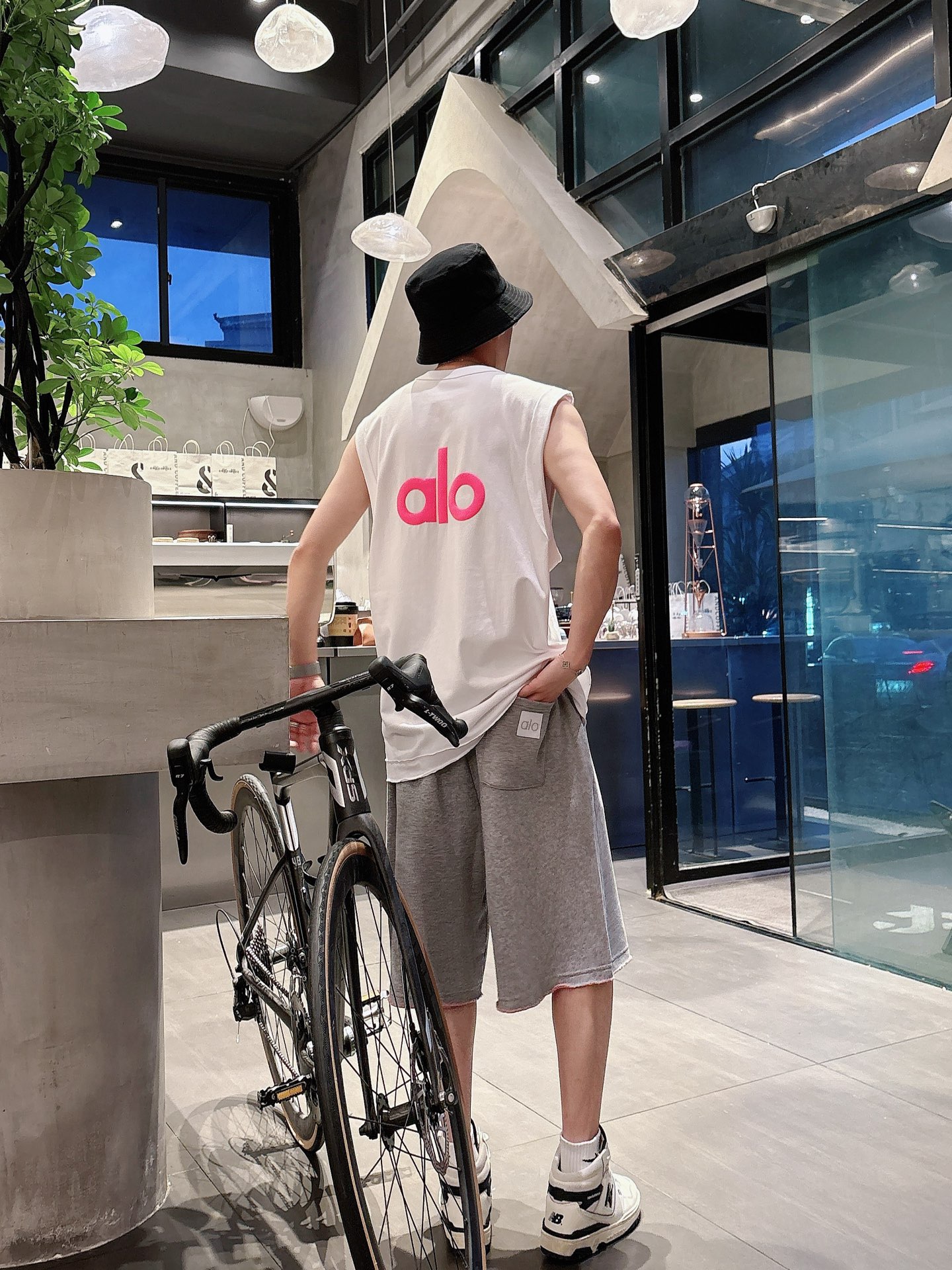 背心 短裤  alo🔥🔥夏季新款背心！采用优质棉质面料，高弹舒适细腻，耐穿性能强。搭配亮色厚发泡logo