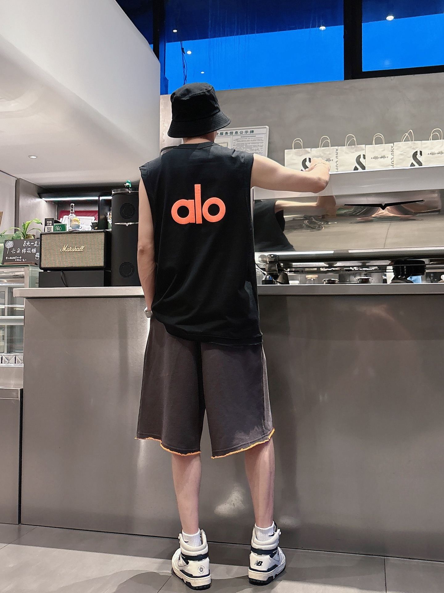 背心 短裤  alo🔥🔥夏季新款短裤！采用优质棉质毛圈面料，高弹舒适细腻，耐穿性能强。内里撞色设计超级好