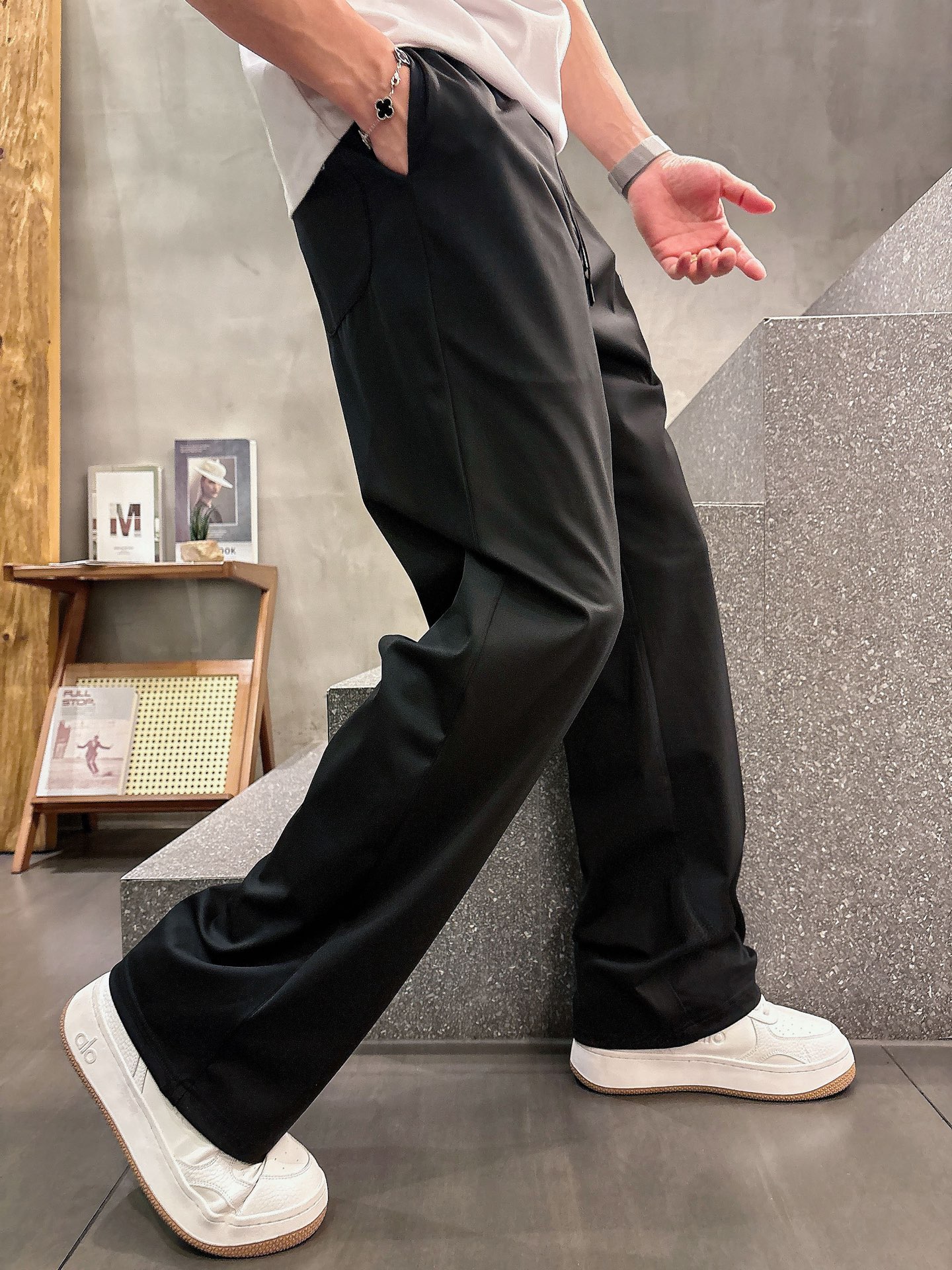 Celine’s New Summer Thongs: High-Quality Silk Fabric, Cozy Air, Spectrum Design, Side-Marked Dots - 图片 6