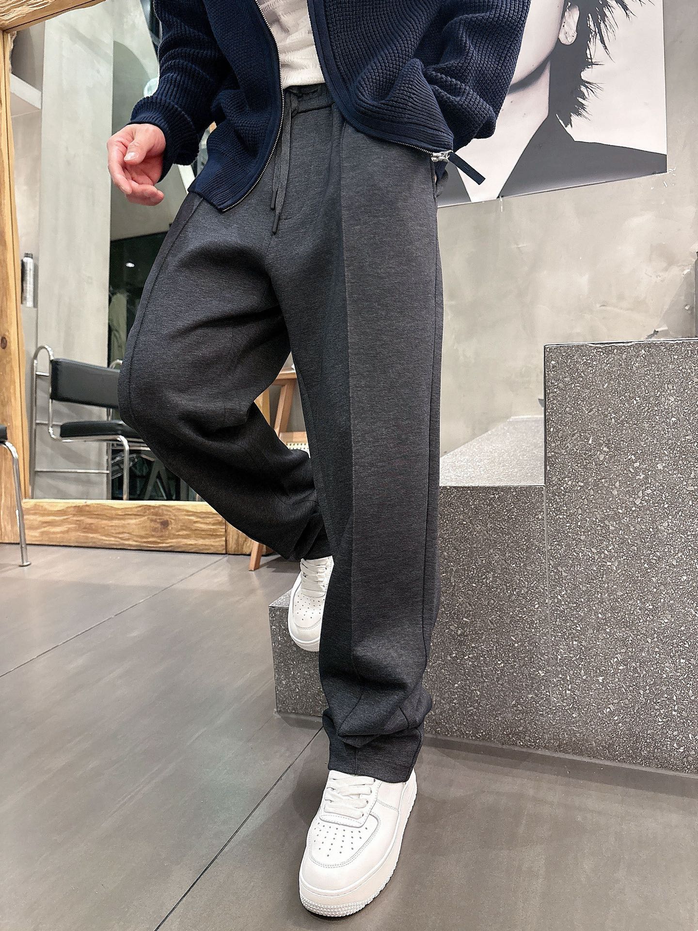 lP🆕🔥🔥秋冬新款极简商务长裤，精英男士必备高端羊棉绒面料休闲长裤。意大利同渠道稀有订单，精英级顶奢品牌