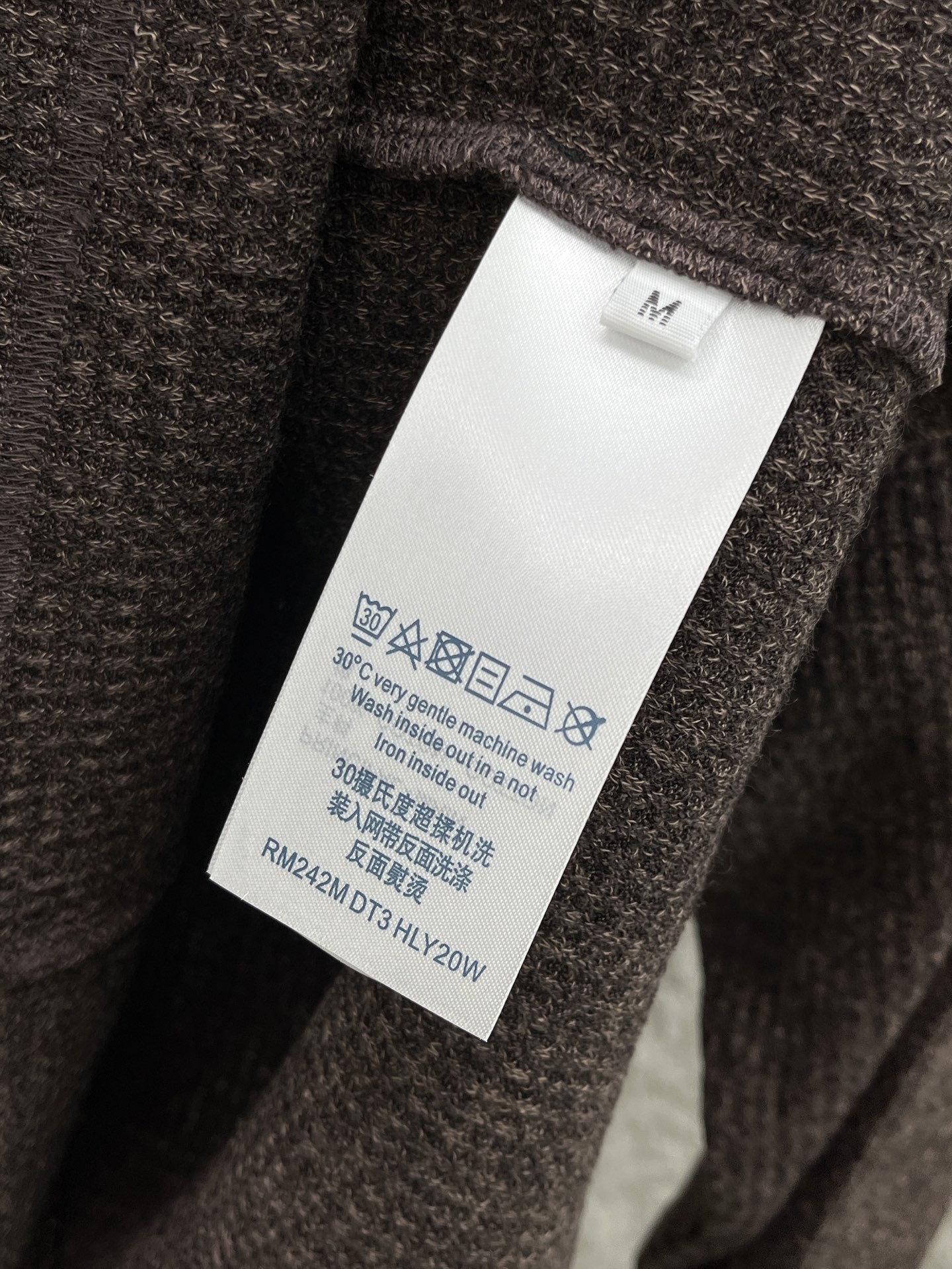 驴家🔥🔥秋季新款长袖，采用带有细腻的纹理质感，宽松直筒版型，舒适不挑身材既能单穿亦能内搭，后背简洁无拼接