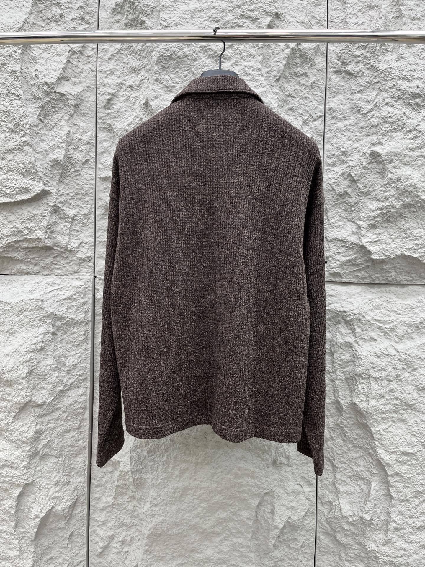 驴家🔥🔥秋季新款长袖，采用带有细腻的纹理质感，宽松直筒版型，舒适不挑身材既能单穿亦能内搭，后背简洁无拼接