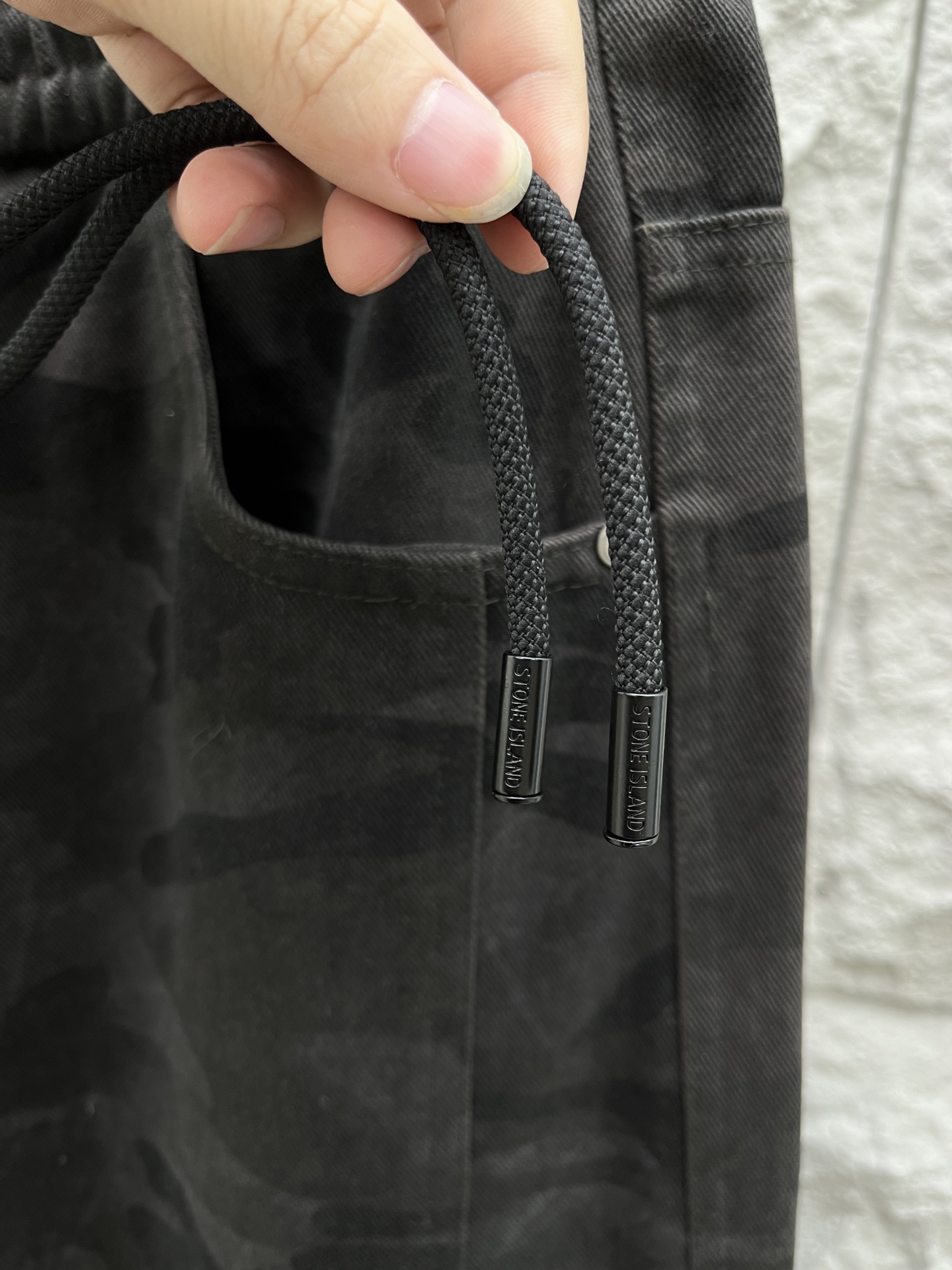 CD乂石头岛🔥🔥休闲迷彩直筒长裤，采用优质斜纹材质，挺括有型，侧边章仔标识点缀，整体迷彩上身足够吸睛且回