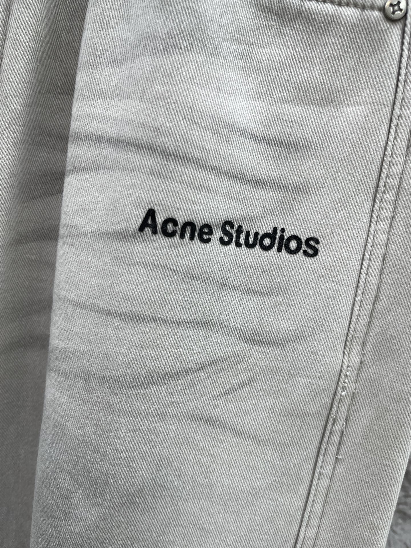 Acn🔥🔥冬季新款加绒直筒裤，采用进口优质斜纹棉水洗面料，整体采用水洗做旧设计工艺，面料柔软舒适！超级时