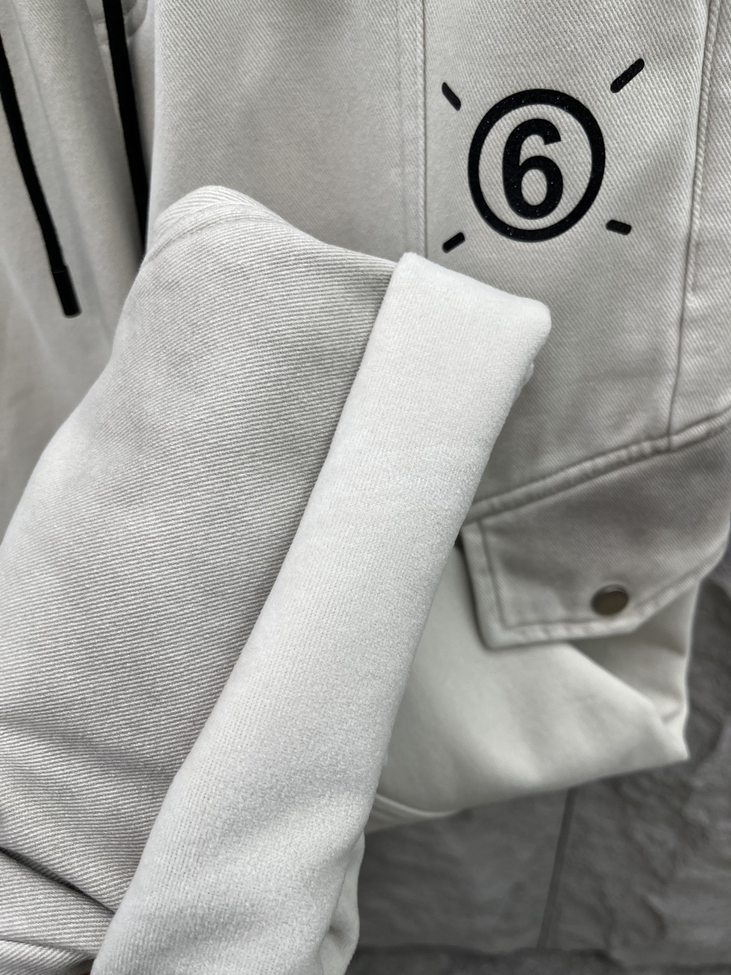 马吉拉🔥🔥冬季新款休闲裤，整款休闲裤非常高档，面料与版型都是极其精良的，着穿这种高档的裤装真的是很有档次