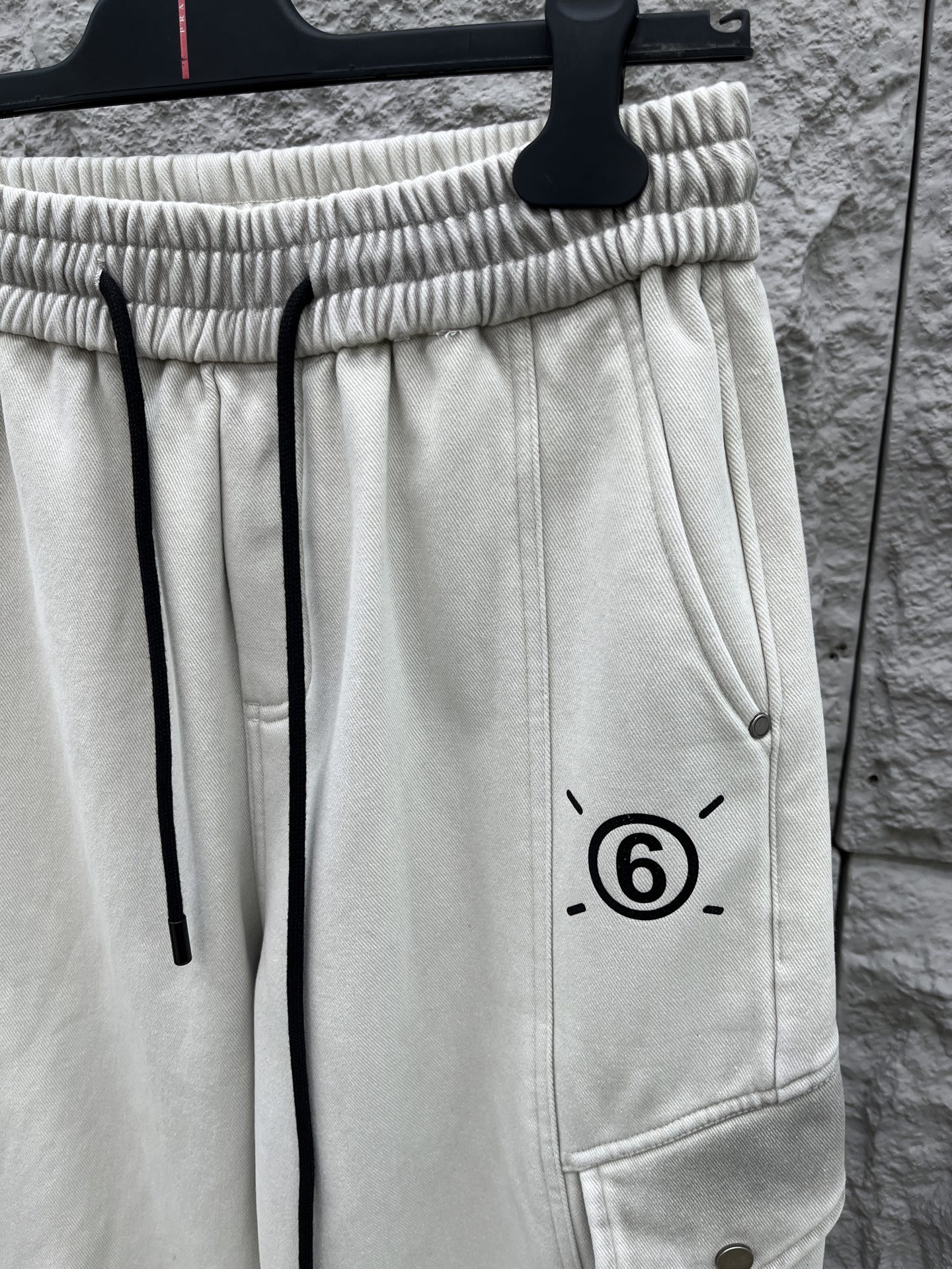 马吉拉🔥🔥冬季新款休闲裤，整款休闲裤非常高档，面料与版型都是极其精良的，着穿这种高档的裤装真的是很有档次